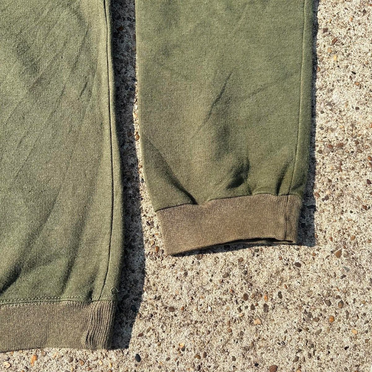 Loewe LOEWE Logo Collared Sweatshirt Olive Green Size US L / EU 52-54 / 3 - 6 Thumbnail