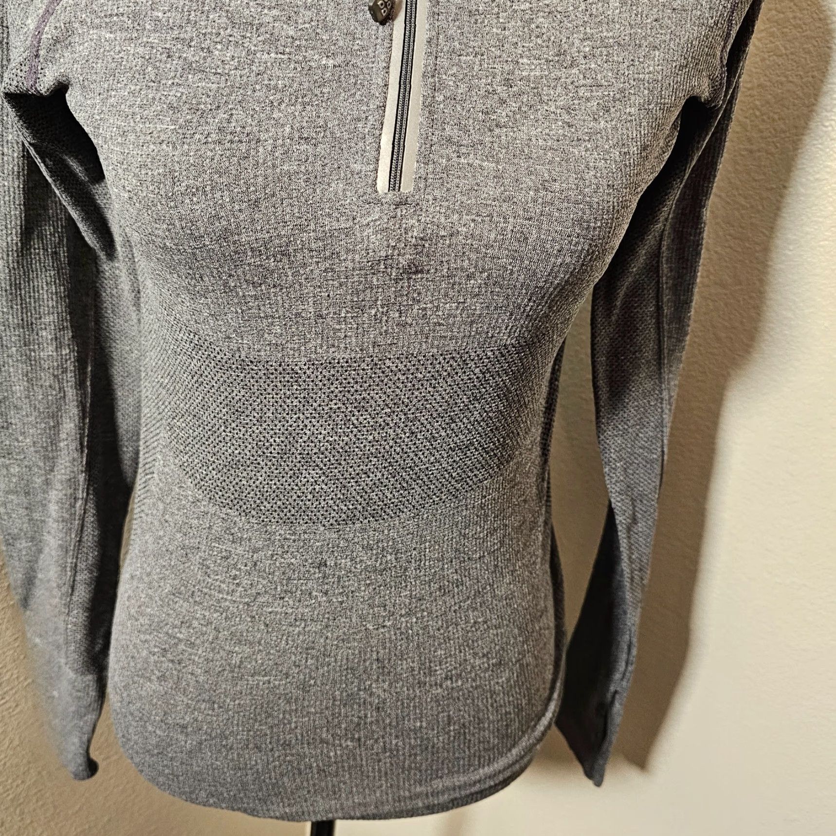 Vintage WOMEN'S Actra Athletic 1/4 Zip Sweater Gray Rayon Nylon Long Sleeve Activewear Regular Size ONE SIZE - 3 Thumbnail