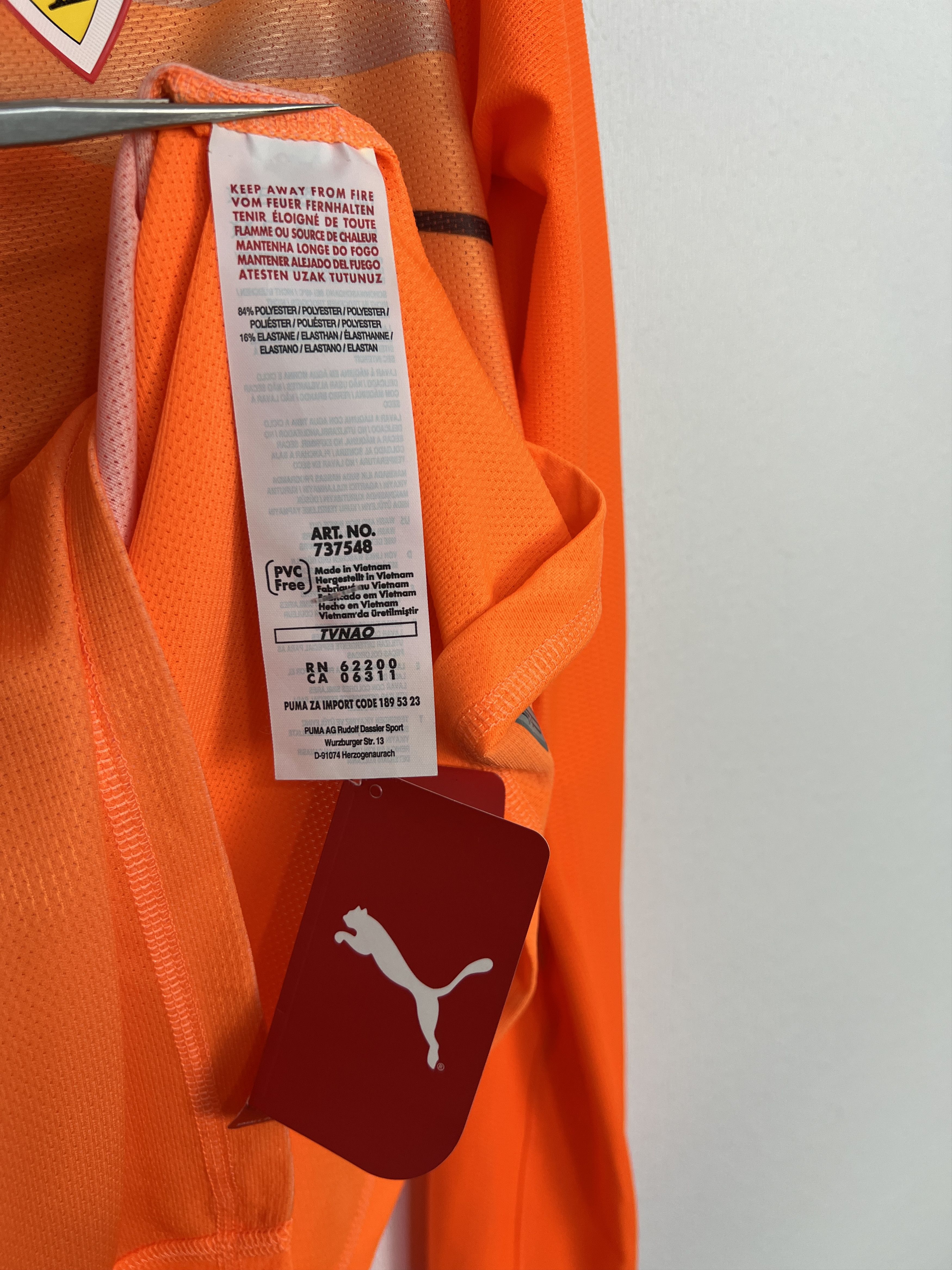 Puma VfB Stuttgart Goalkeeper football shirt 2010 Soccer Puma New Size US M / EU 48-50 / 2 - 7 Thumbnail
