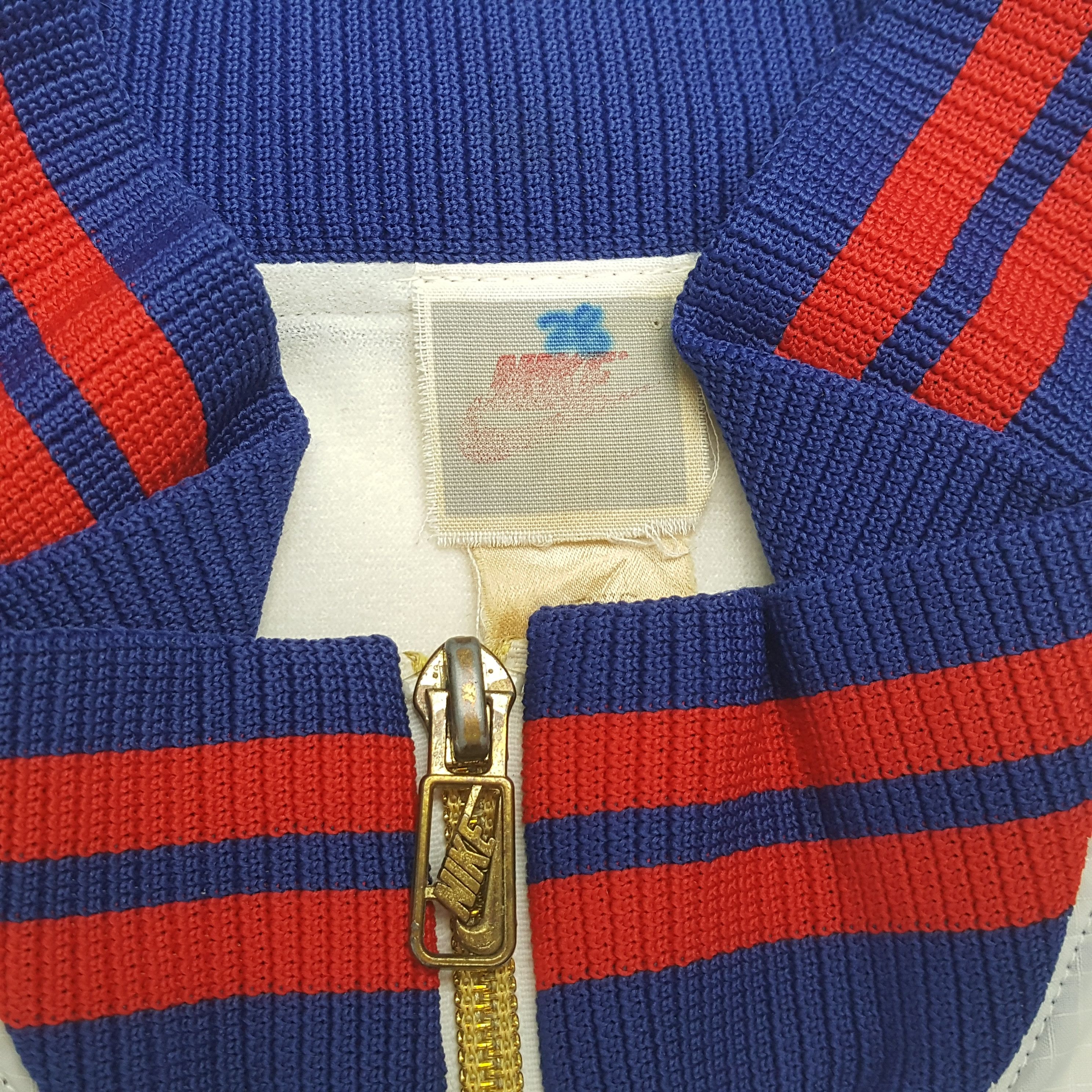 Nike Vintage Nike USD Track & Field Windbreaker Jacket RR11 Size US XXL / EU 58 / 5 - 7 Thumbnail