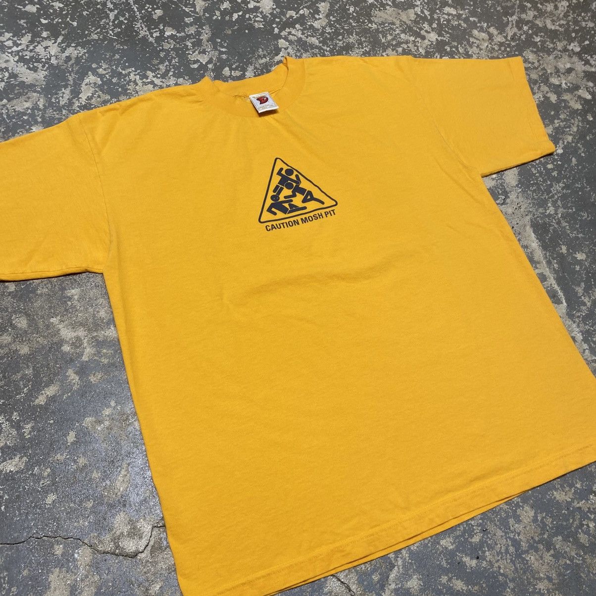Unsound Rags × Vintage Vintage Caution Mosh Pit To The Edge Skate Funny Tshirt Size US XL / EU 56 / 4 - 8 Thumbnail