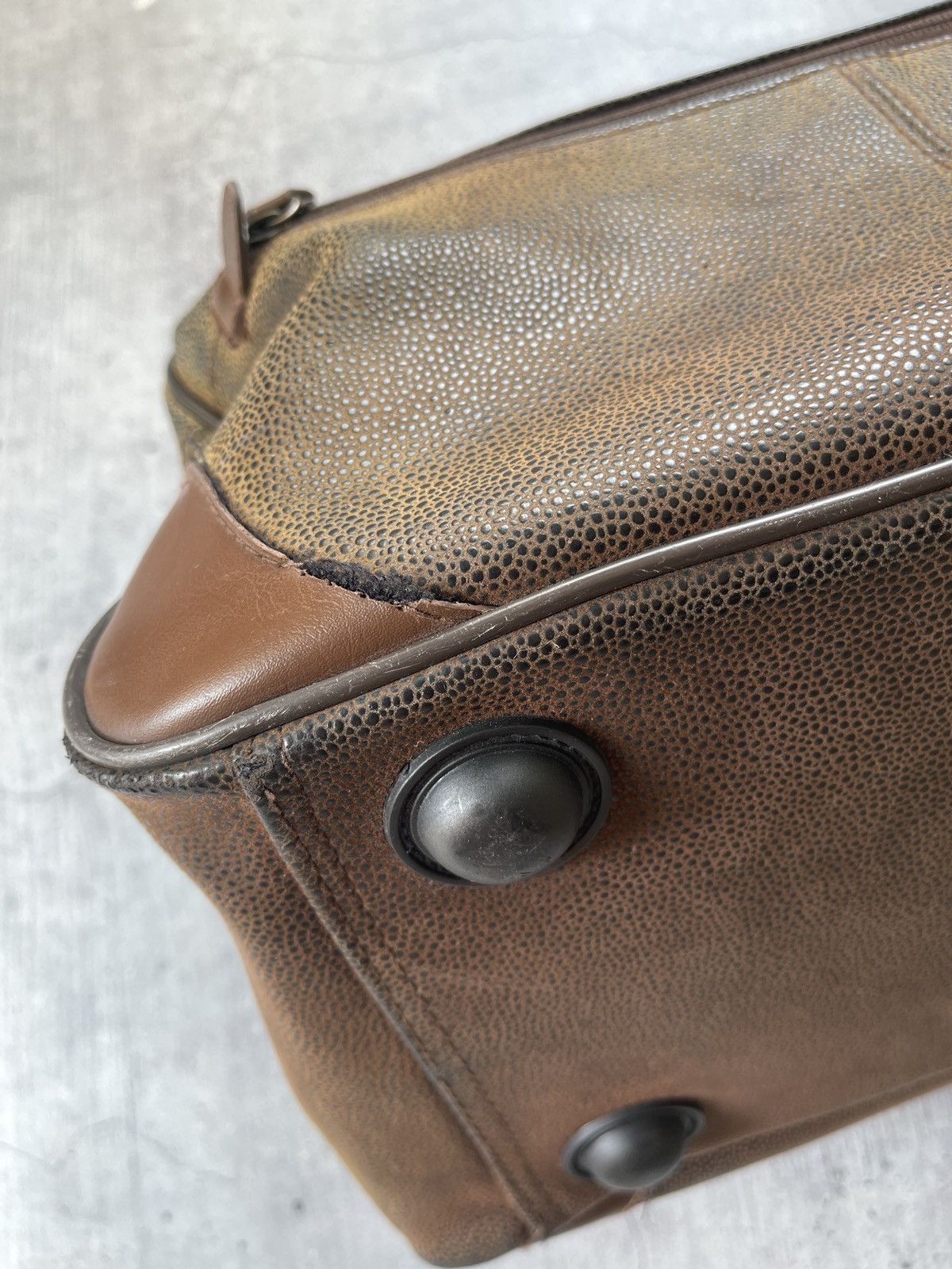 Genuine Leather Rare Kangol Heavy Leather Crossbody Slingbag / Backpack Size ONE SIZE - 7 Thumbnail