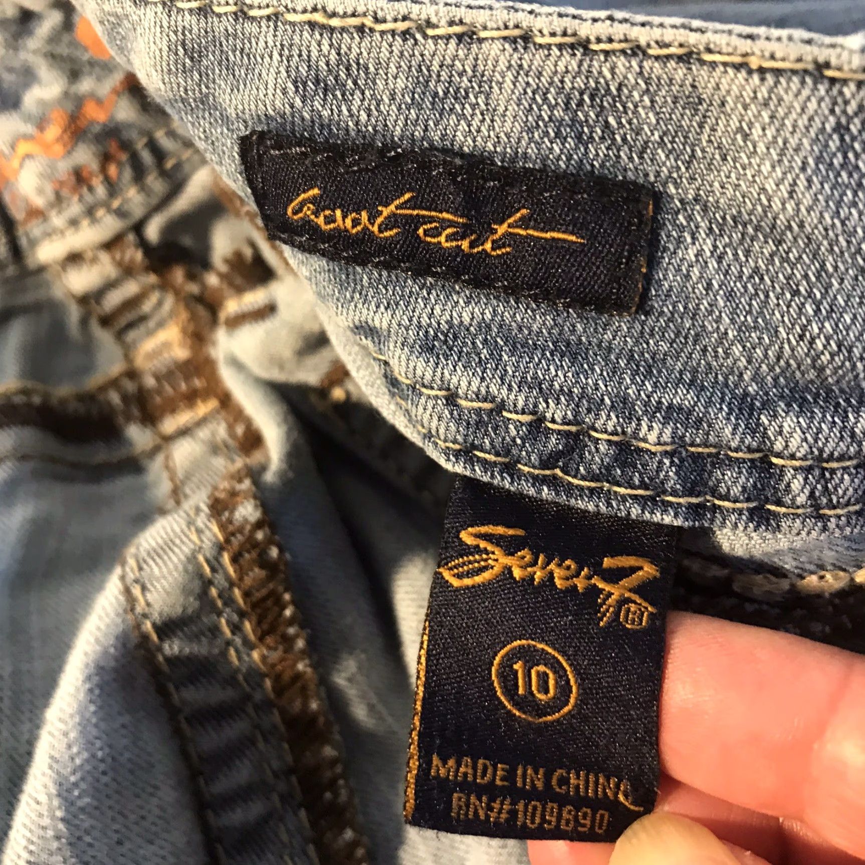 Vintage Seven7 Jeans Women Size 10 Light Wash Low Rise Bootcut Blue Denim 5-Pocket Embroidered Logo Size 32" / US 10 / IT 46 - 6 Thumbnail