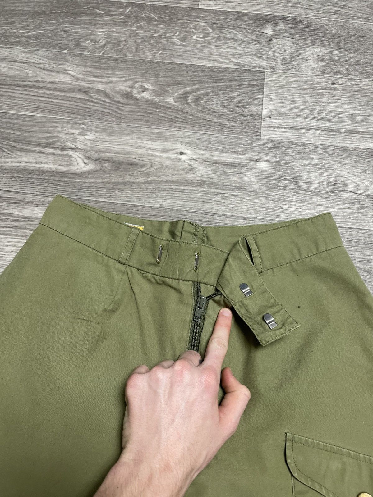 Fjallraven Vintage Fjallraven Khaki Cargo Pants Outdoor 90s Size US 29 - 14 Thumbnail