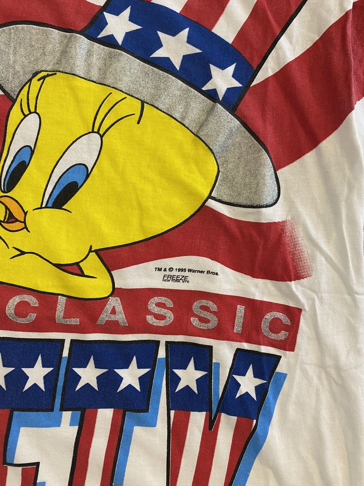 Vintage Vintage Looney Tunes Warner Bros Tee Size US XL / EU 56 / 4 - 3 Thumbnail