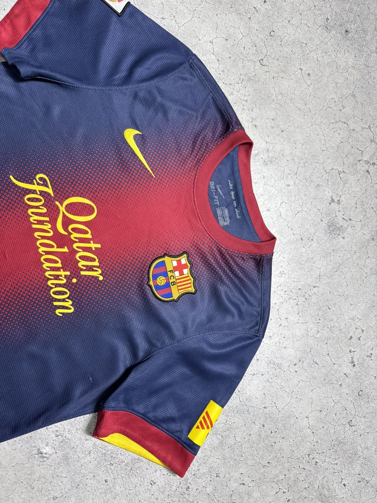 Nike Nike FC Barcelona Vintage Soccer Jersey 2012/2013 Y2K Size US S / EU 44-46 / 1 - 7 Thumbnail