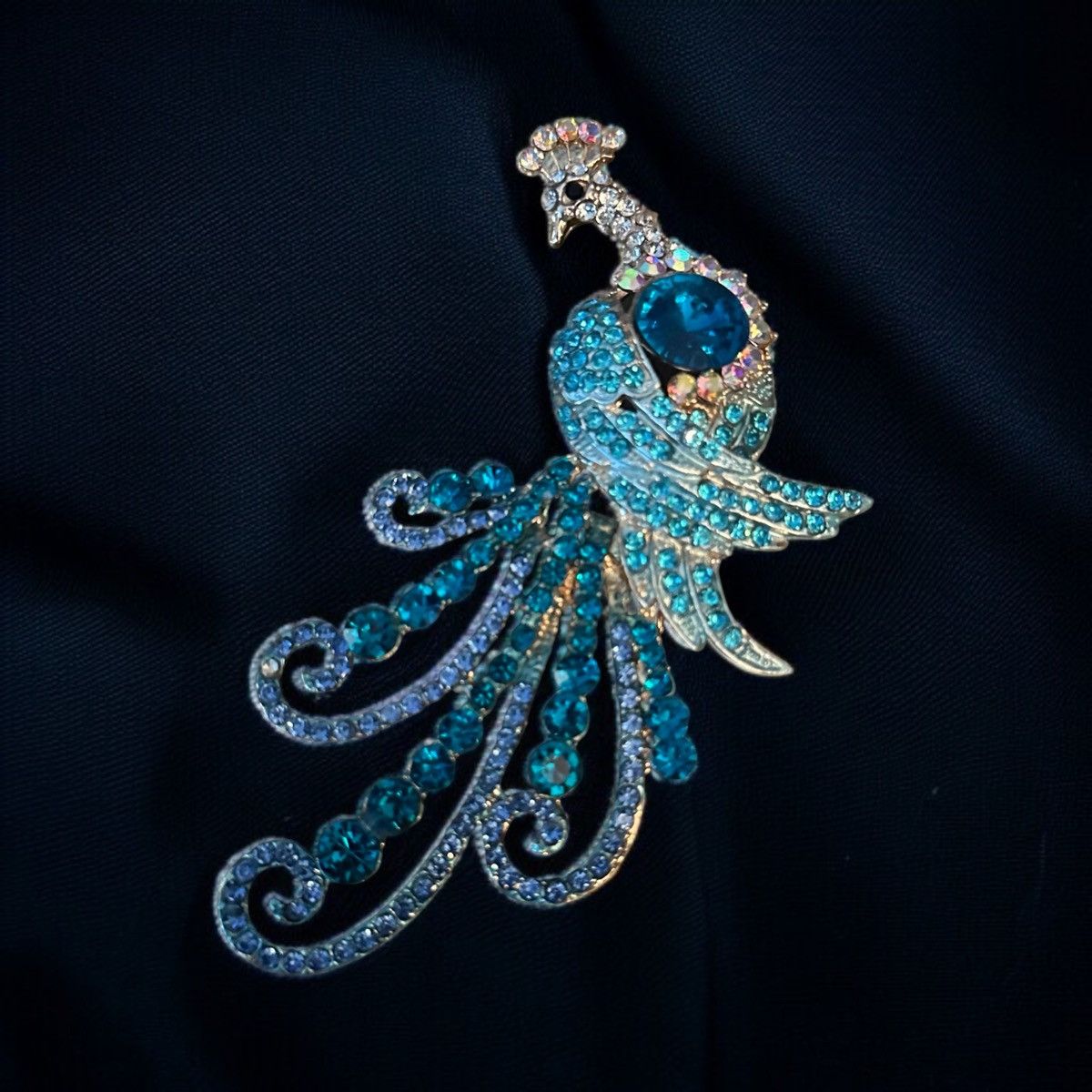 Other Large gold tone blue rhinestone peacock pendant Size ONE SIZE - 1 Thumbnail