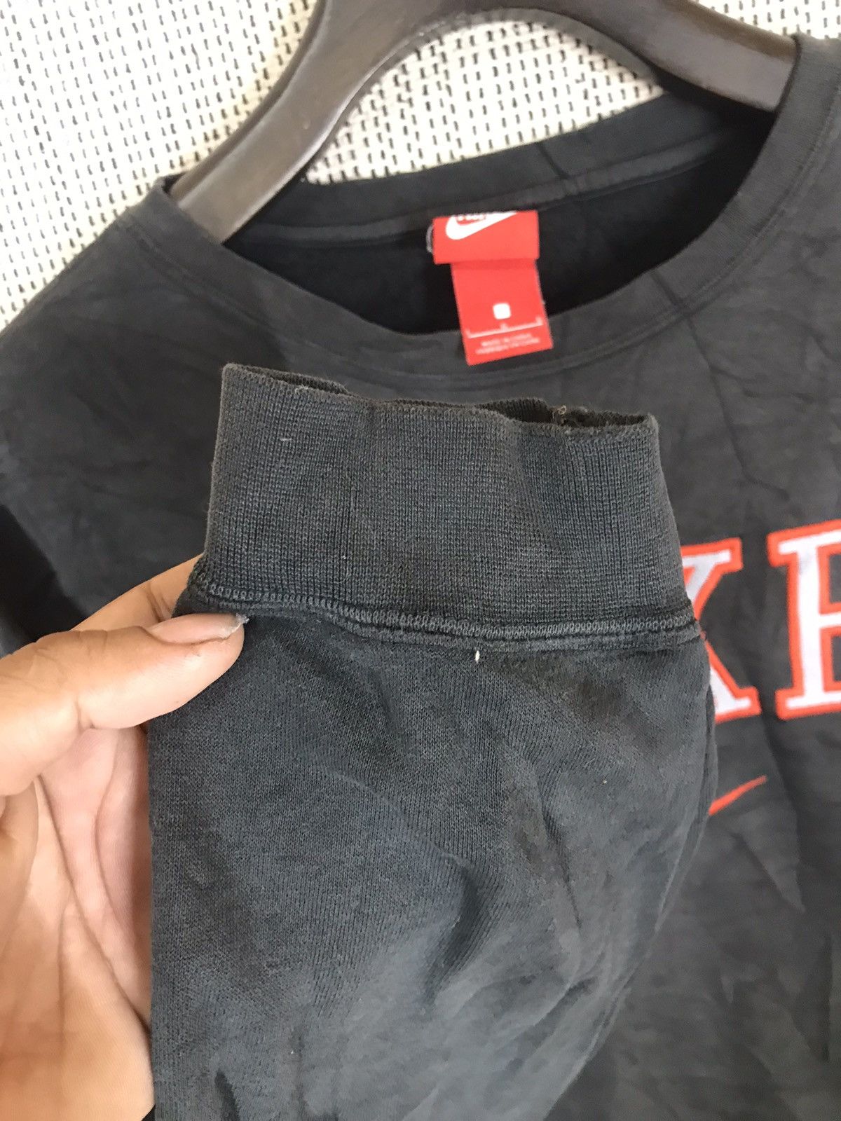 Nike ‼️NIKE EMBOIDERY SPELLOUT CENTRE LOGO SWEATSHIRT‼️ Size US L / EU 52-54 / 3 - 5 Thumbnail