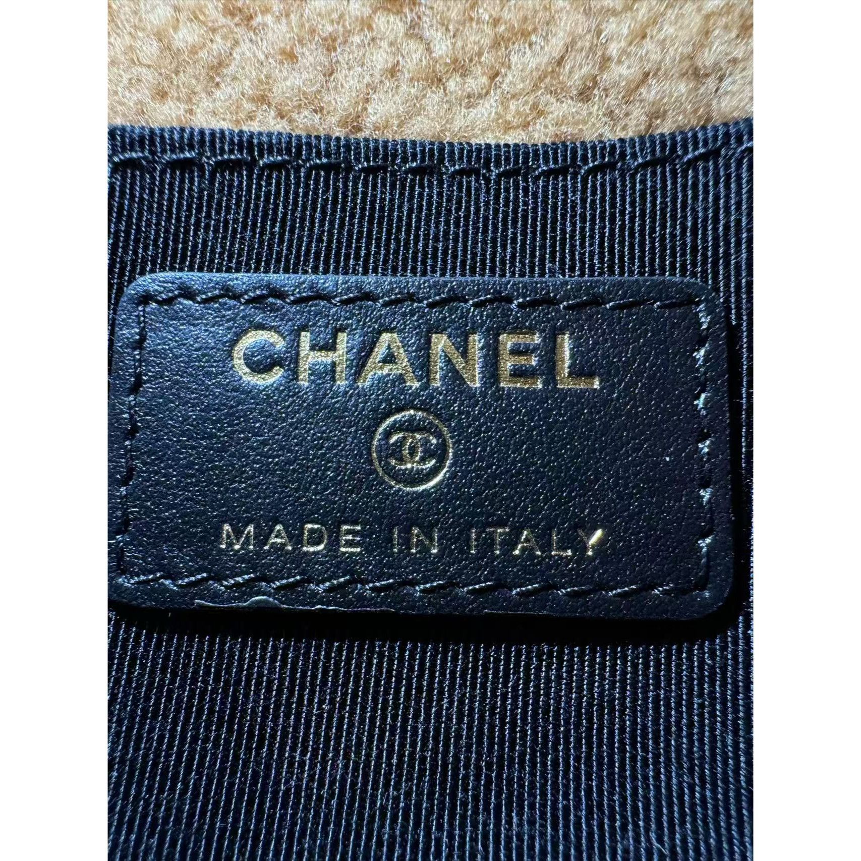 Chanel Chanel Round Shearling Crossbody Bag With Chain Strap In Bei Size ONE SIZE - 5 Thumbnail