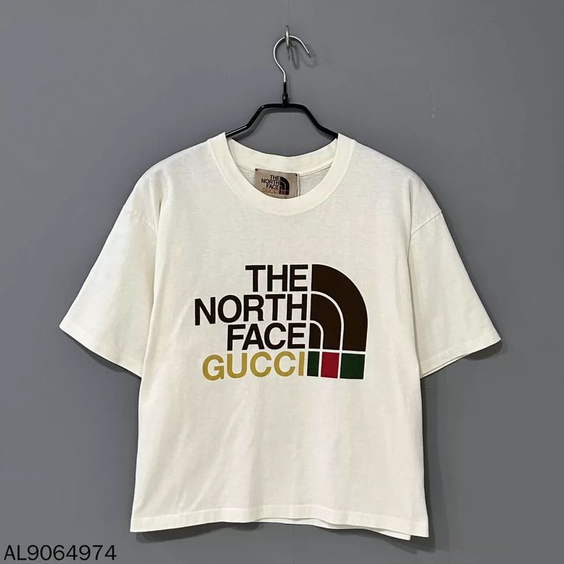 Gucci Gucci Tnf co-branded short sleeves 2501-Nextarrow Size US S / EU 44-46 / 1 - 1 Thumbnail