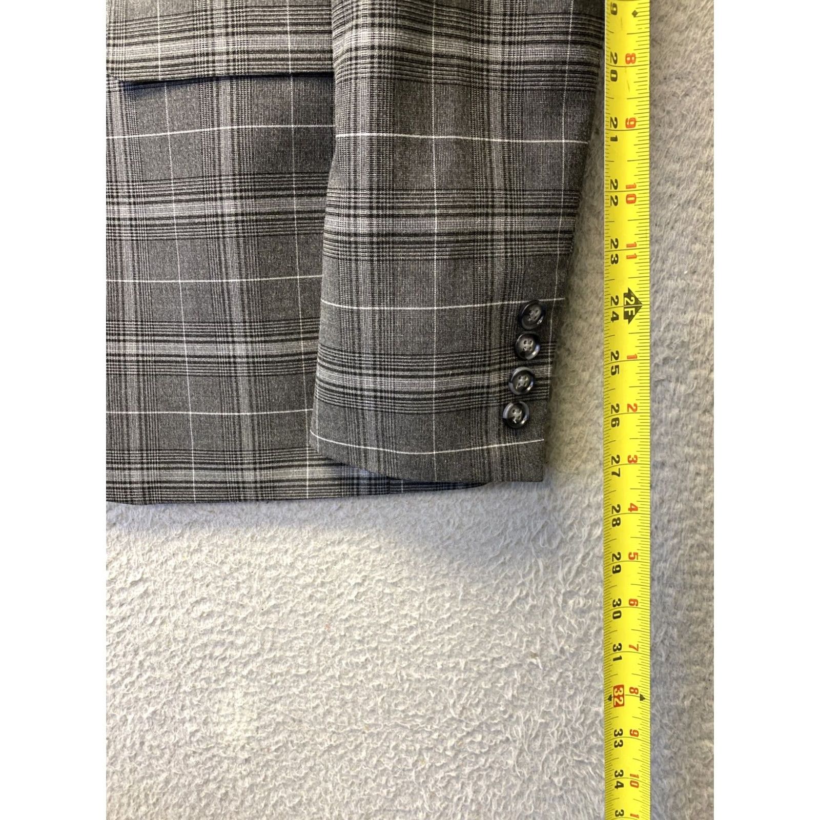 Sean John VINTAGE? Sean John Jacket Blazer Sport Coat Men’s 42R XL Gray Plaid Preppy Office /0744 Size 42R - 6 Thumbnail