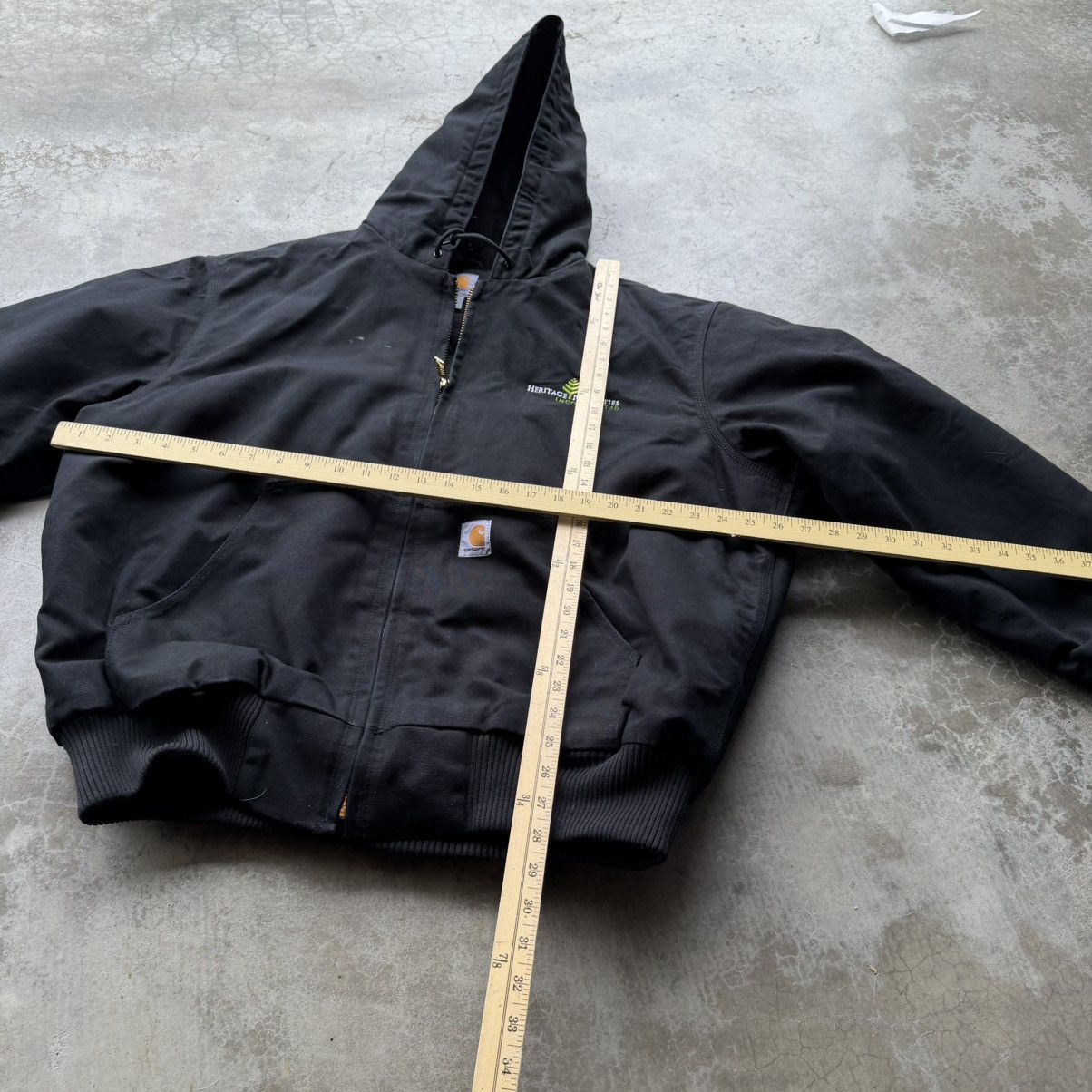 Carhartt Carhartt black heavy hooded work jacket Size US L / EU 52-54 / 3 - 6 Thumbnail