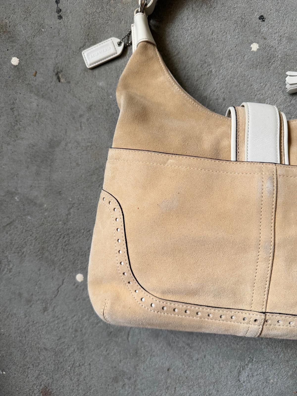 Coach Coach Suede Hampton Hobo Shoulder Bag Beige/White Size ONE SIZE - 7 Thumbnail