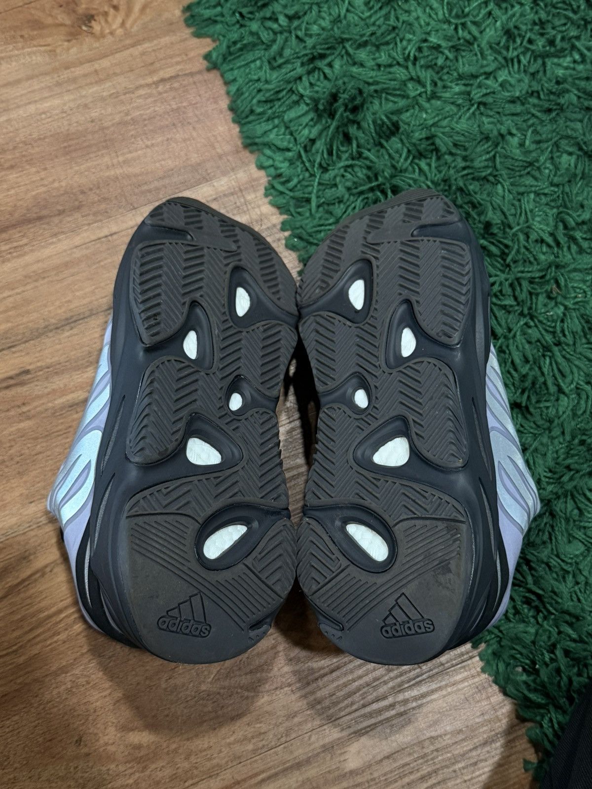 Yeezy Yeezy Boost 700 MNVN “Geode” - Size 10M - Great Condition Size US 10 / EU 43 - 5 Thumbnail