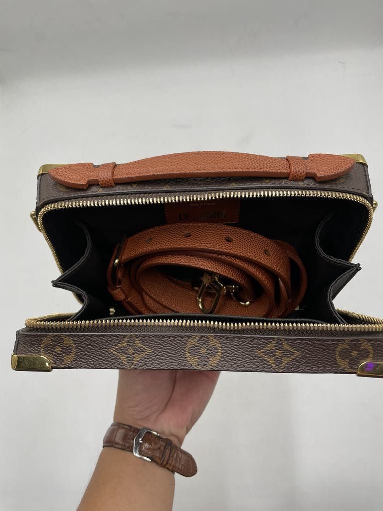 Louis Vuitton Louis Vuitton Handle Trunk Monogram Size 30 - 10 Thumbnail
