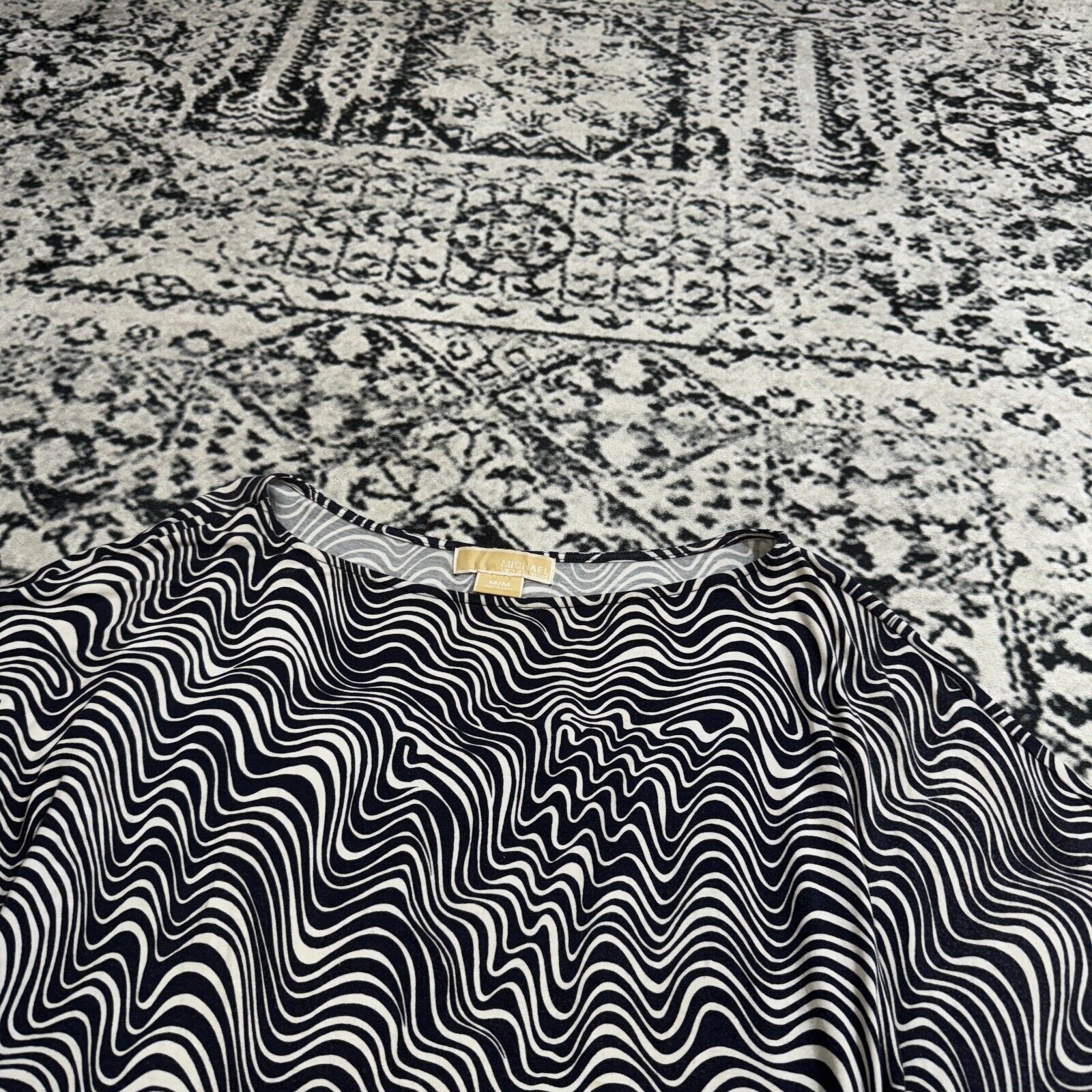 Michael Kors × Vintage Vintage 90s Michael Kors Black White Rayon Blouse Top Size M Size US M / EU 48-50 / 2 - 12 Thumbnail