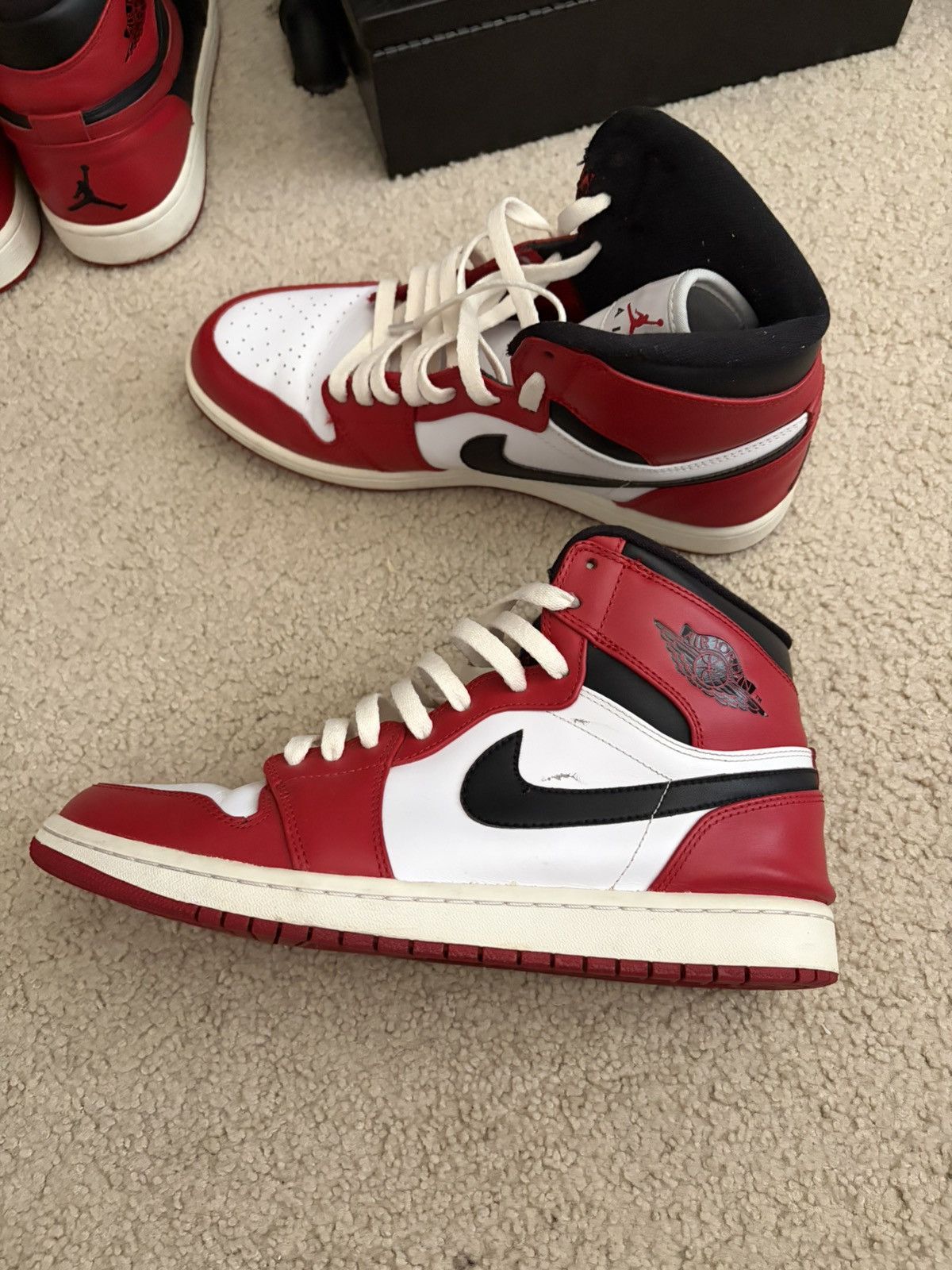 Jordan Brand Air Jordan 1 Retro High 2013 Chicago 2013 Size US 11 / EU 44 - 10 Thumbnail