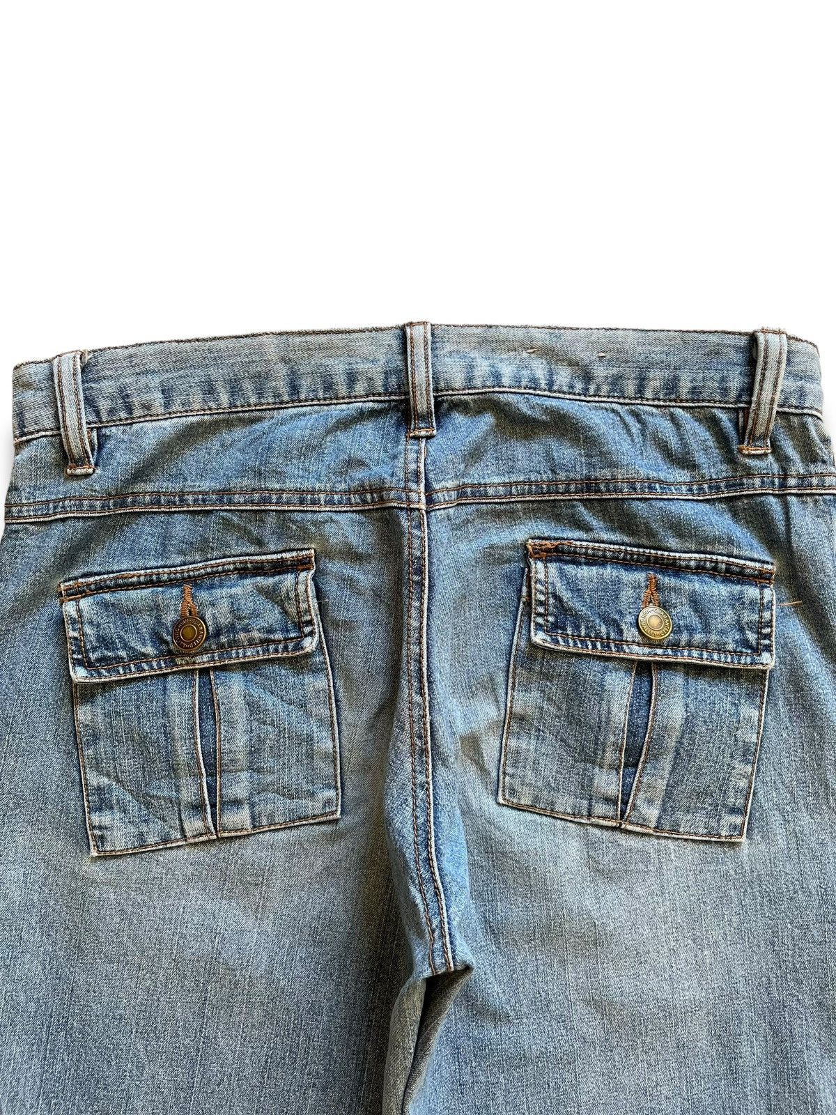 Japanese Brand Vintage Japanese Brand Faded Wash Flare Jeans Size 30" / US 8 / IT 44 - 8 Thumbnail