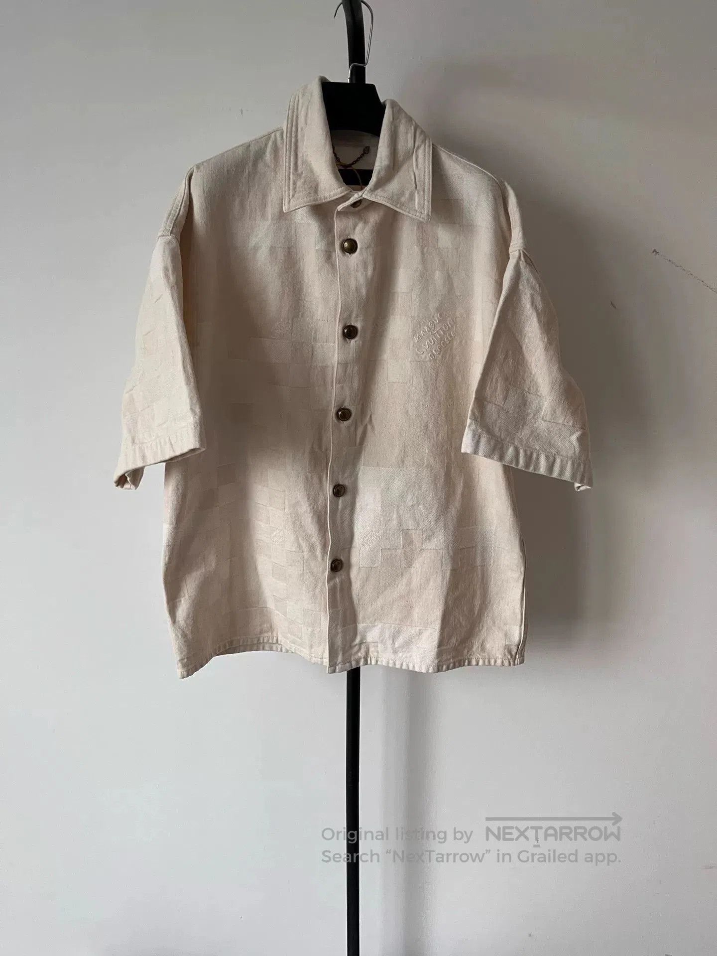 Louis Vuitton beige short sleeve button-up shirt. Size US M / EU 48-50 / 2 - 1 Thumbnail