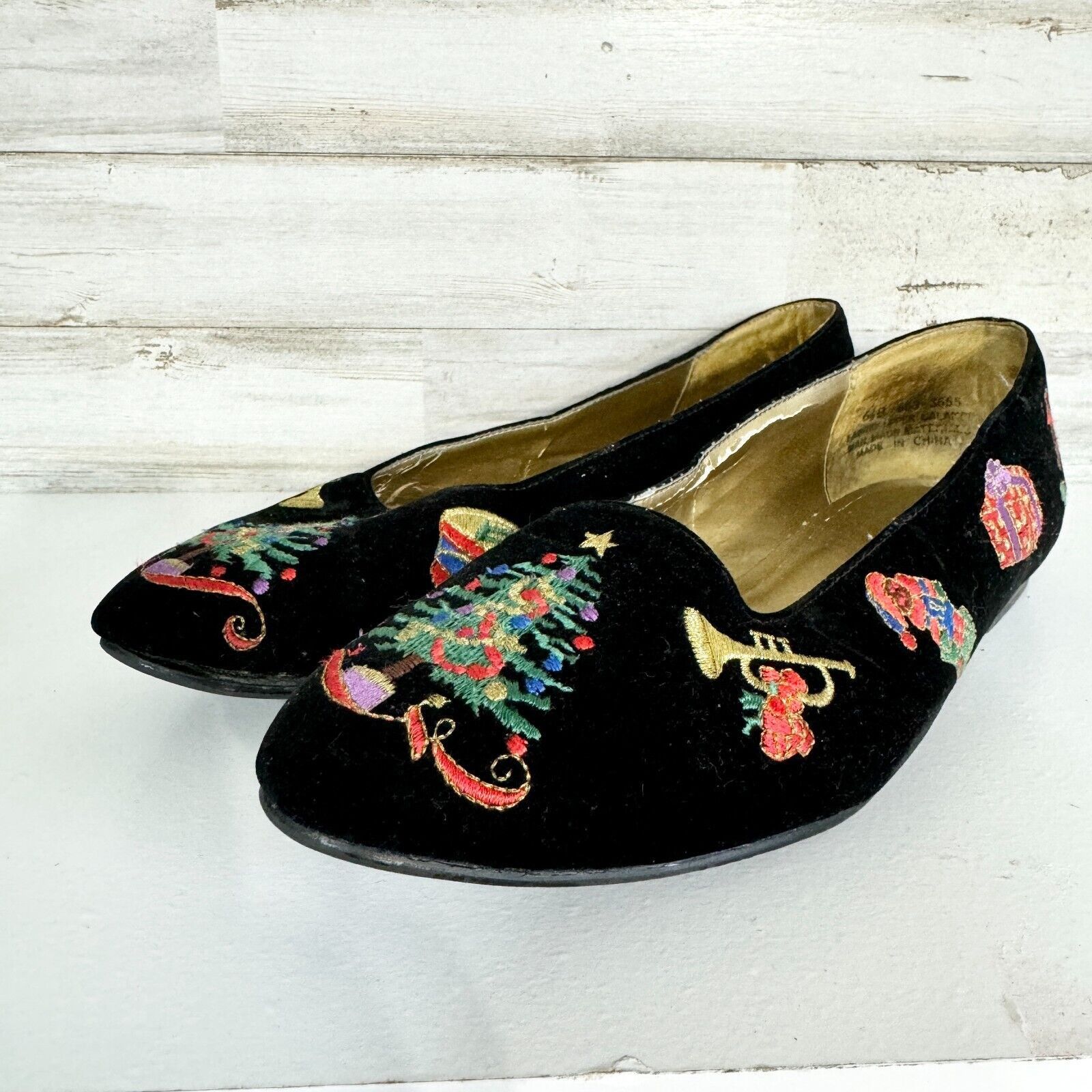 Worthington VTG Worthington Flats 6.5 Christmas Embroidered Black Velvet Size US 6.5 / IT 36.5 - 2 Thumbnail