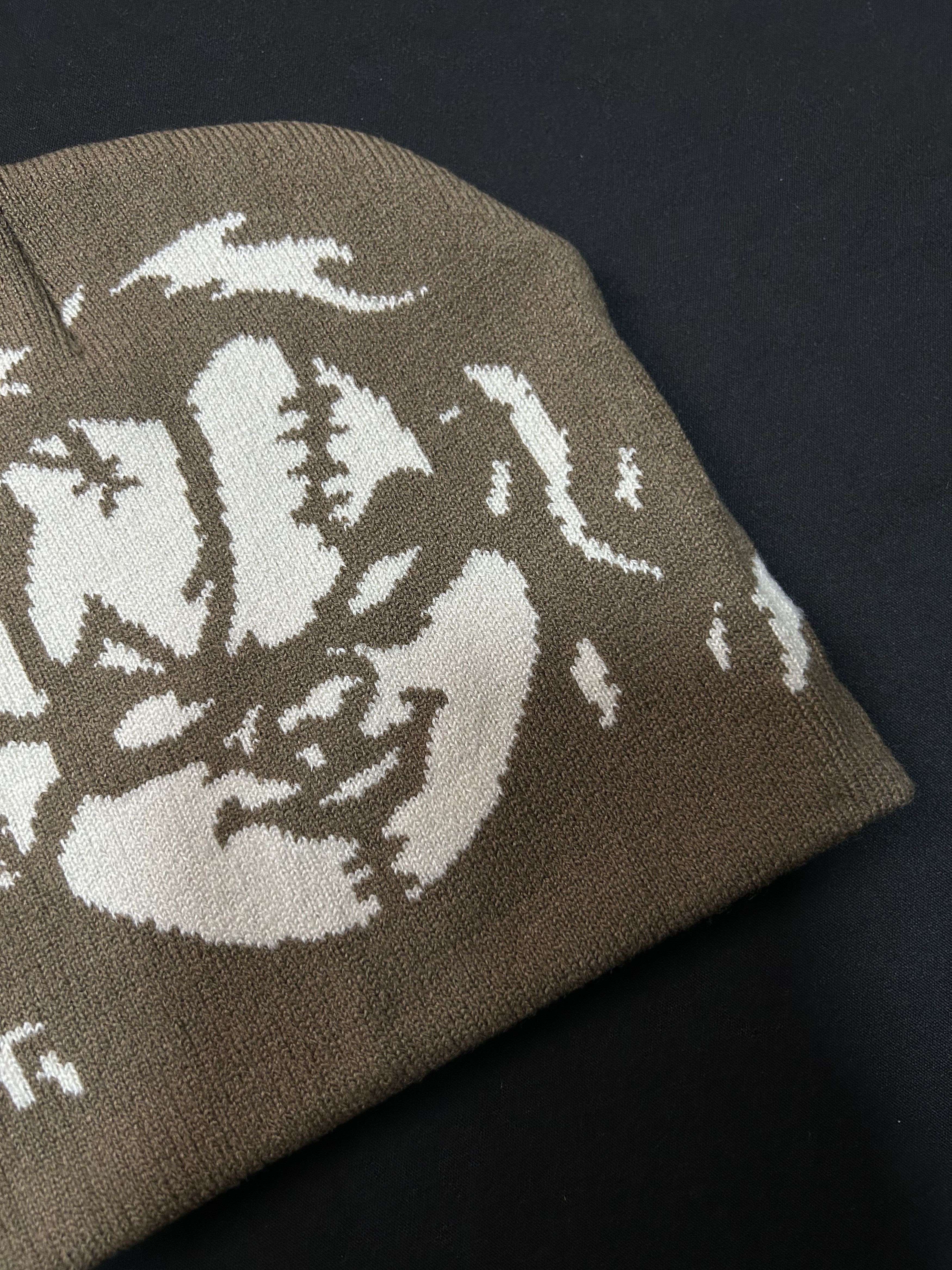 Japanese Brand Rare Chunky Graphic No Cuff Knit Brown Beanie Hats OS Size ONE SIZE - 4 Thumbnail