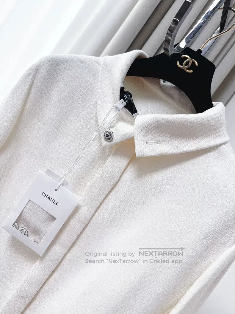 Chanel Chanel 22c Early Spring Vacation Series Beige Heavy Mulber Size XS / US 0-2 / IT 36-38 - 2 Thumbnail