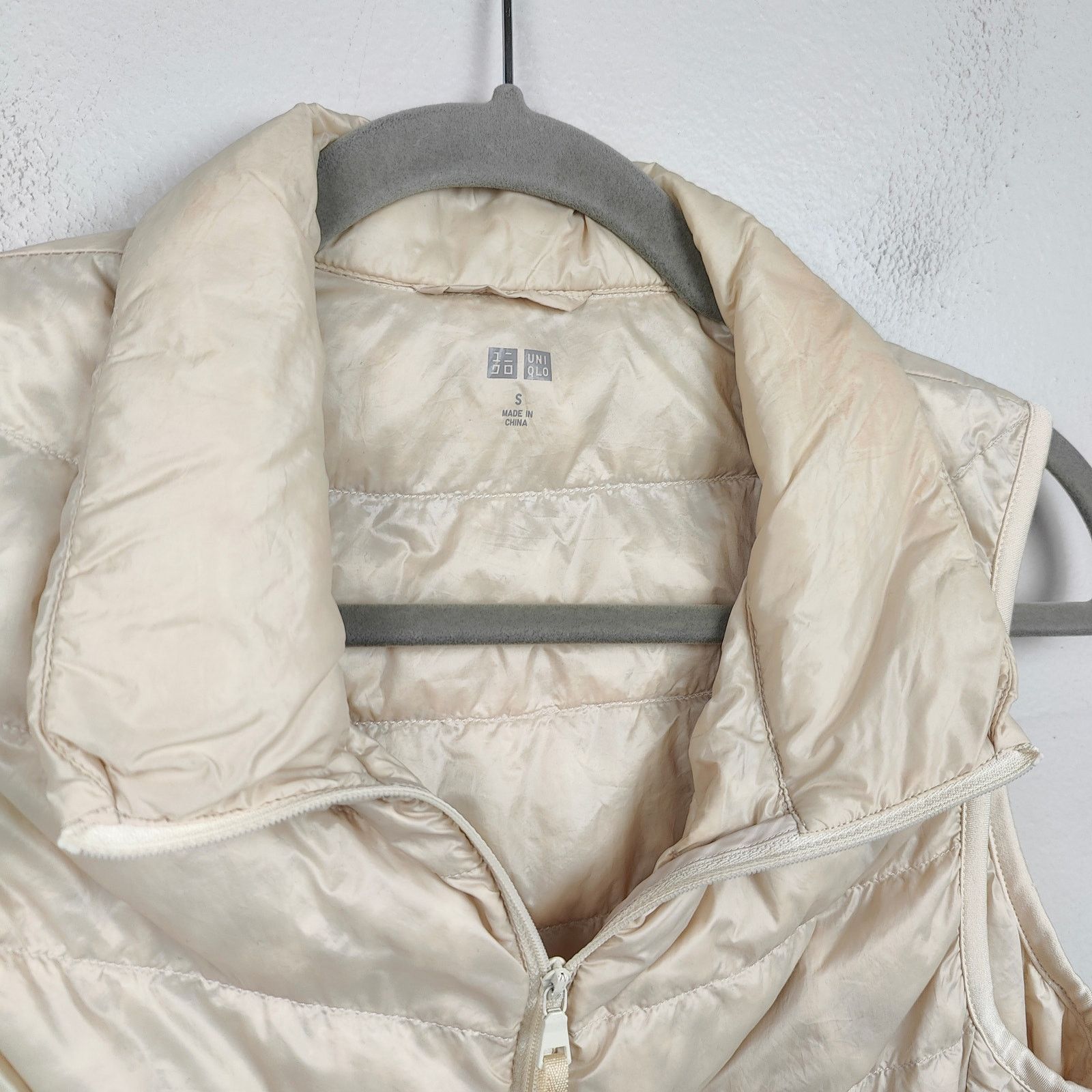 Uniqlo Uniqlo Ultra Light Down Puffer Vest Womens Small Cream Size S / US 4 / IT 40 - 2 Thumbnail