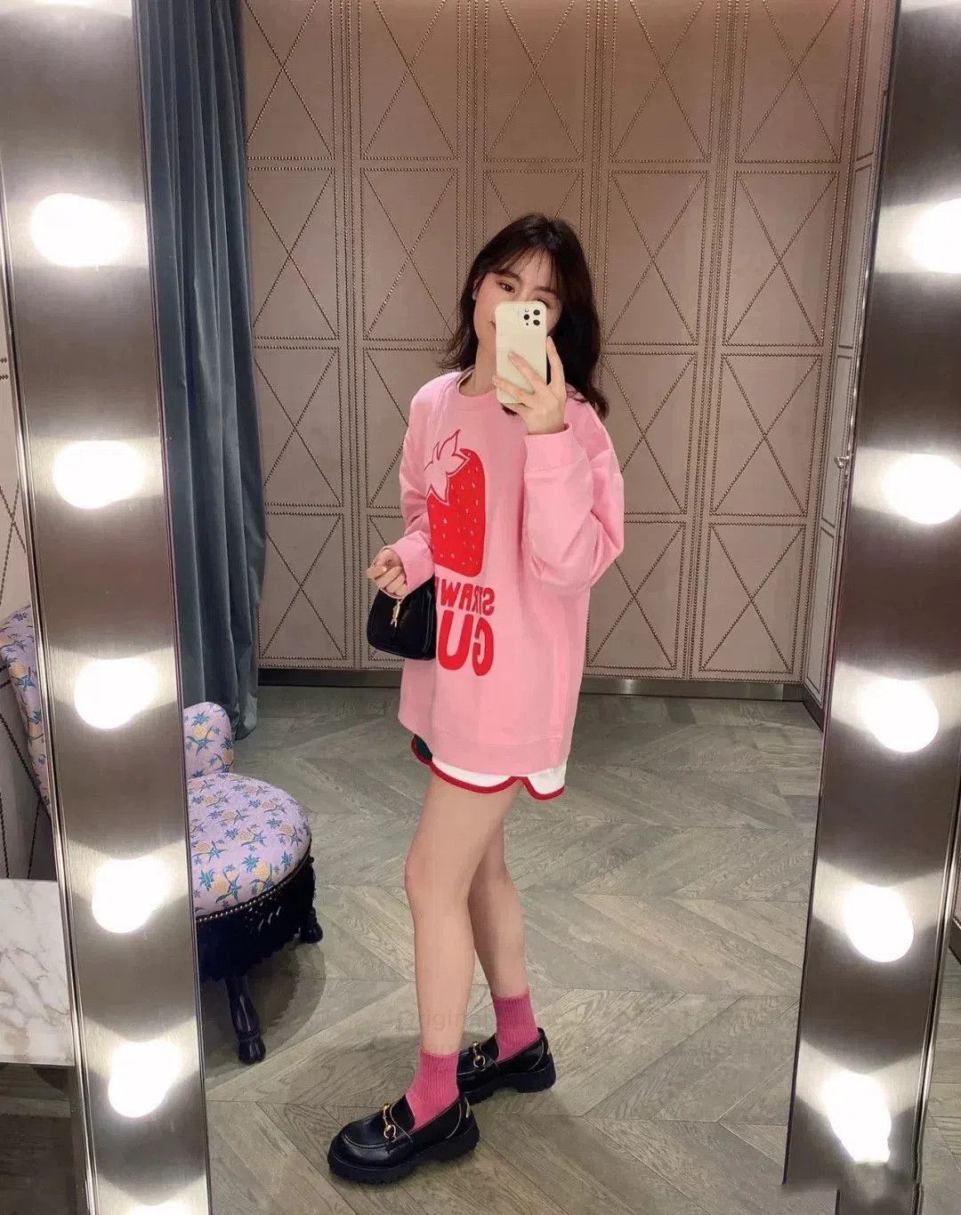 Gucci Gucci Pink Strawberry Print Crewneck Sweatshirt. Size XS / US 0-2 / IT 36-38 - 7 Thumbnail