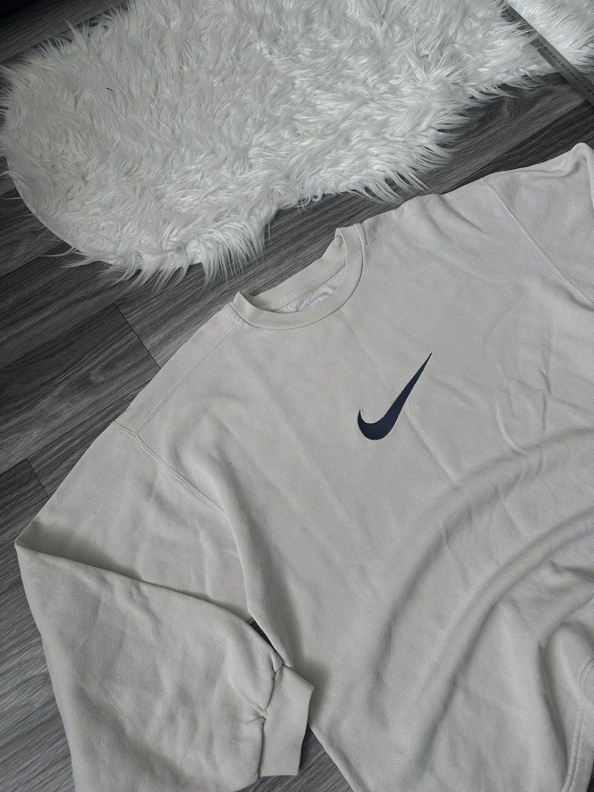 Nike Nike vintage 90s White Sweatshirt Big Blue Swoosh hype y2k Size US M / EU 48-50 / 2 - 3 Thumbnail