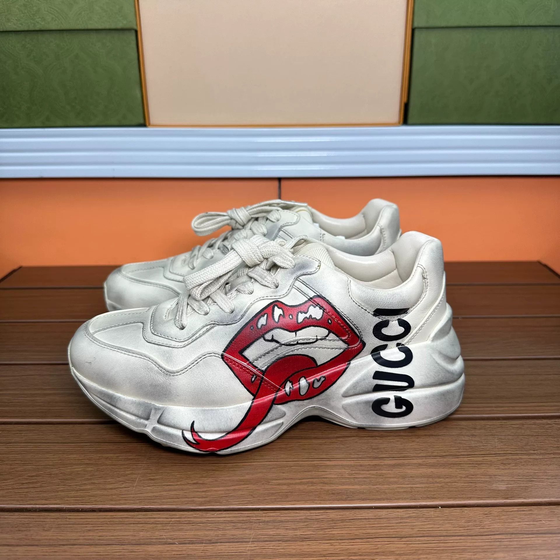 Gucci Gucci Printed Lowtop Sneakers it_35 Women Size US 5 / IT 35 - 1 Thumbnail