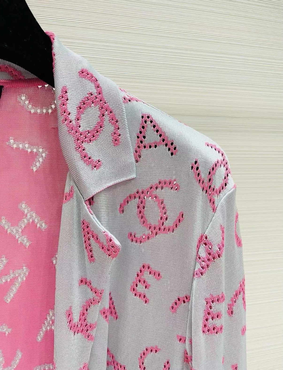 Chanel Chanel Classic Grey-Pink Embroidered Logo Long Cardigan J33 Size XS / US 0-2 / IT 36-38 - 4 Thumbnail