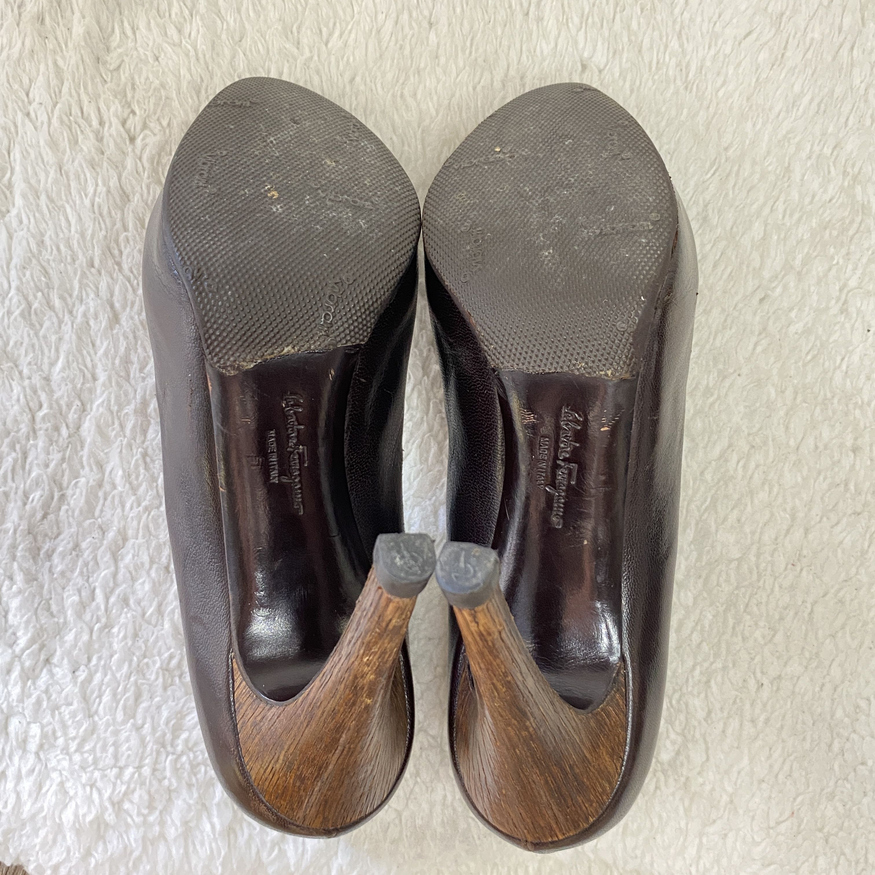 Salvatore Ferragamo Vintage Salvatore Ferragamo Brown Leather Wooden Heel Pumps Size US 6.5 / IT 36.5 - 13 Thumbnail