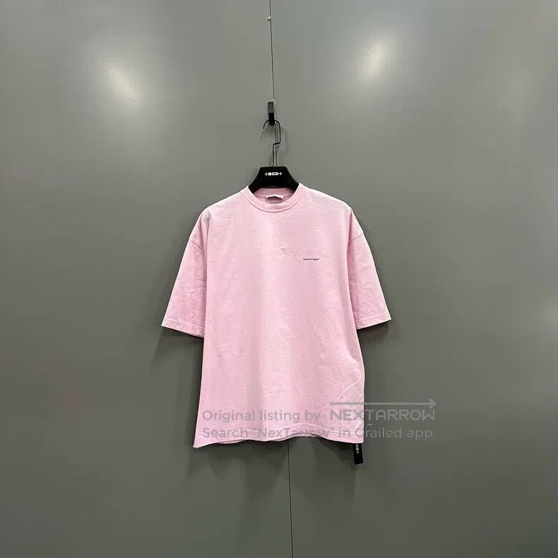 Balenciaga Balenciaga Pink Small Logo Crew Neck Short Sleeve Size US S / EU 44-46 / 1 - 1 Thumbnail