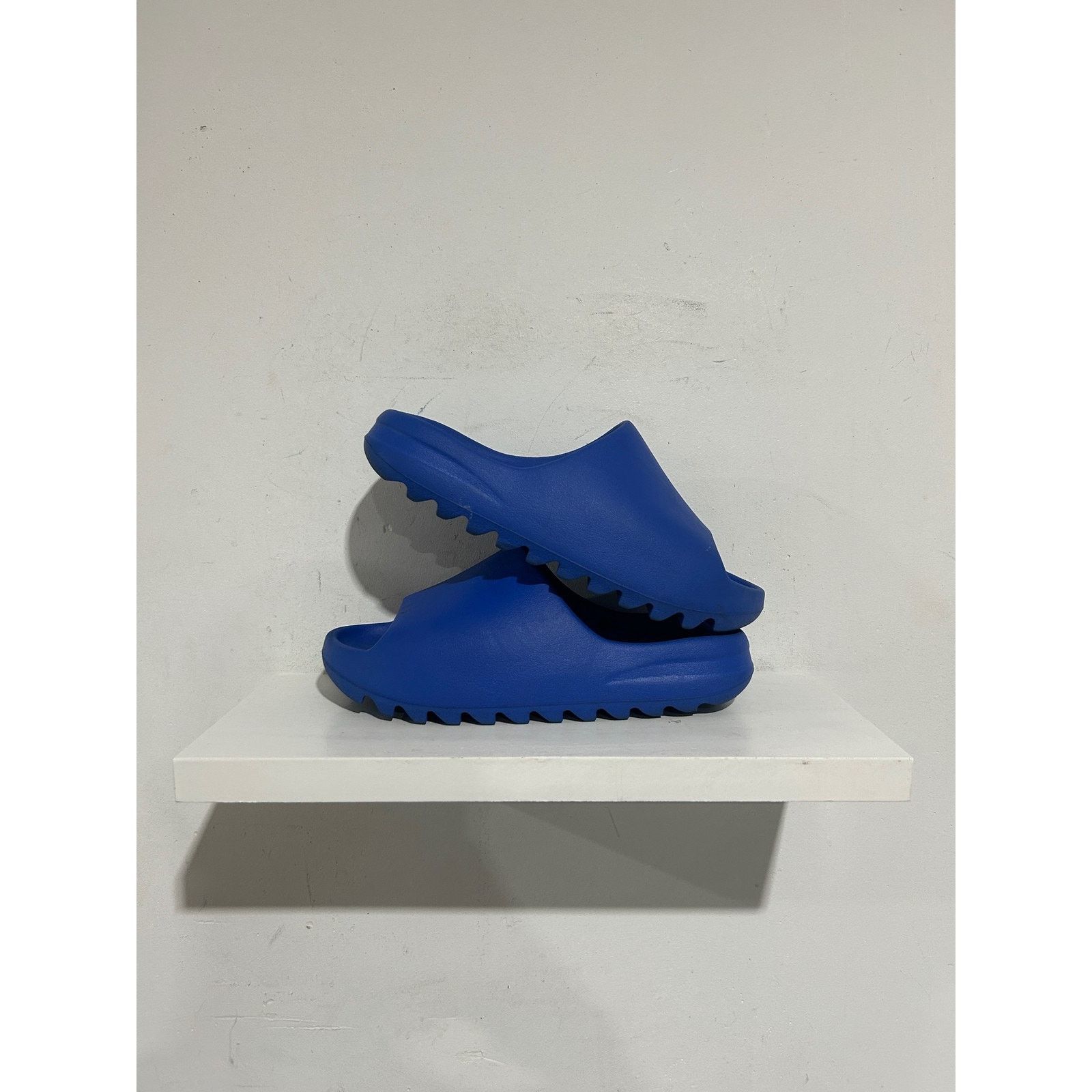 Adidas ADIDAS YEEZY SLIDE AZURE SIZE 8 PREOWNED Size US 8 / EU 41 - 1 Thumbnail