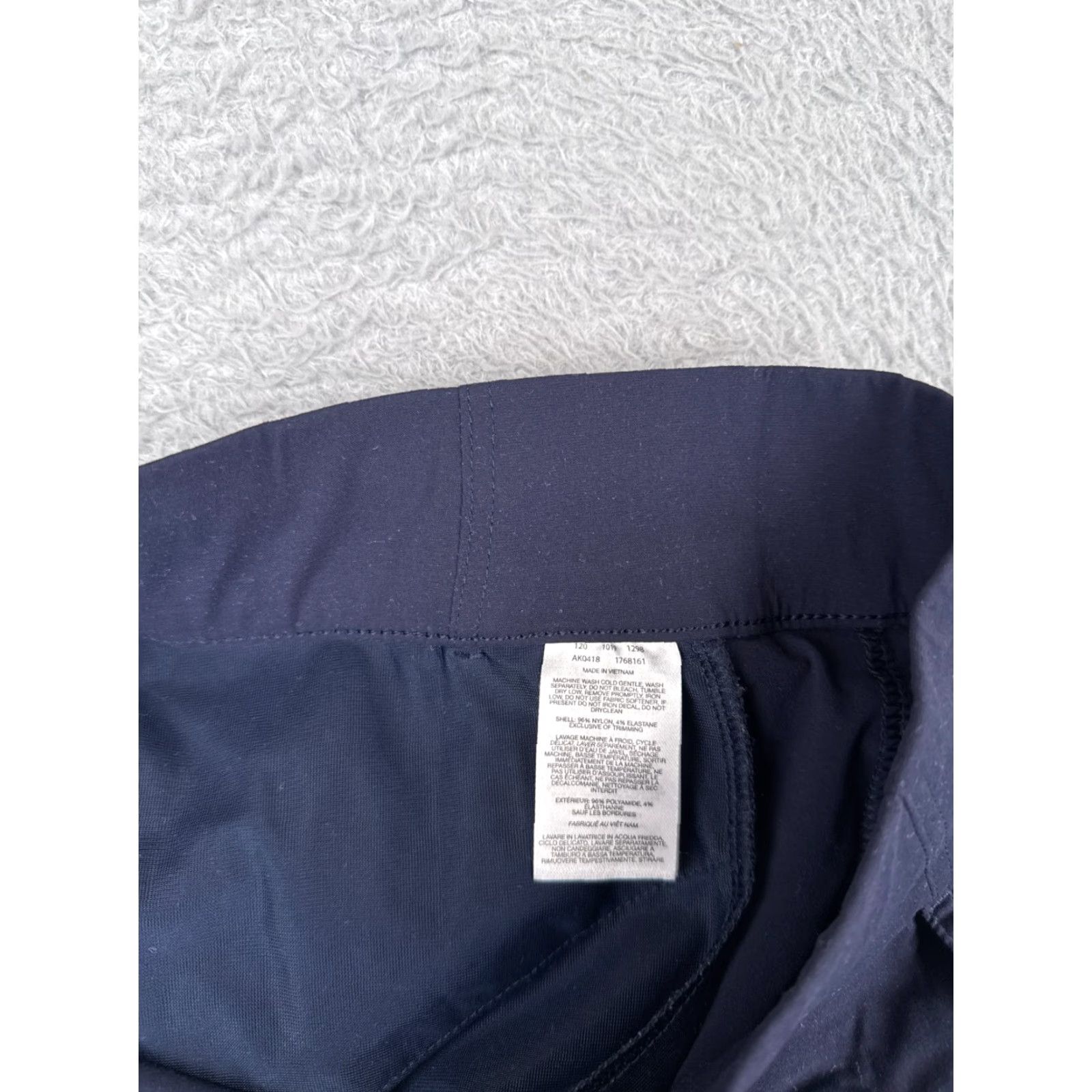 Vintage Columbia Bermuda Shorts Women's Medium Blue Elastic Waist Nylon Blend Stretch 7 Inseam Size 32" / US 10 / IT 46 - 7 Thumbnail
