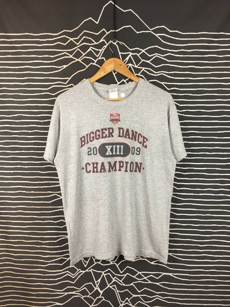 Vintage Bigger Dance Champion HKGM 950 Guam Radio Promo Tee Size US M / EU 48-50 / 2 - 2 Thumbnail