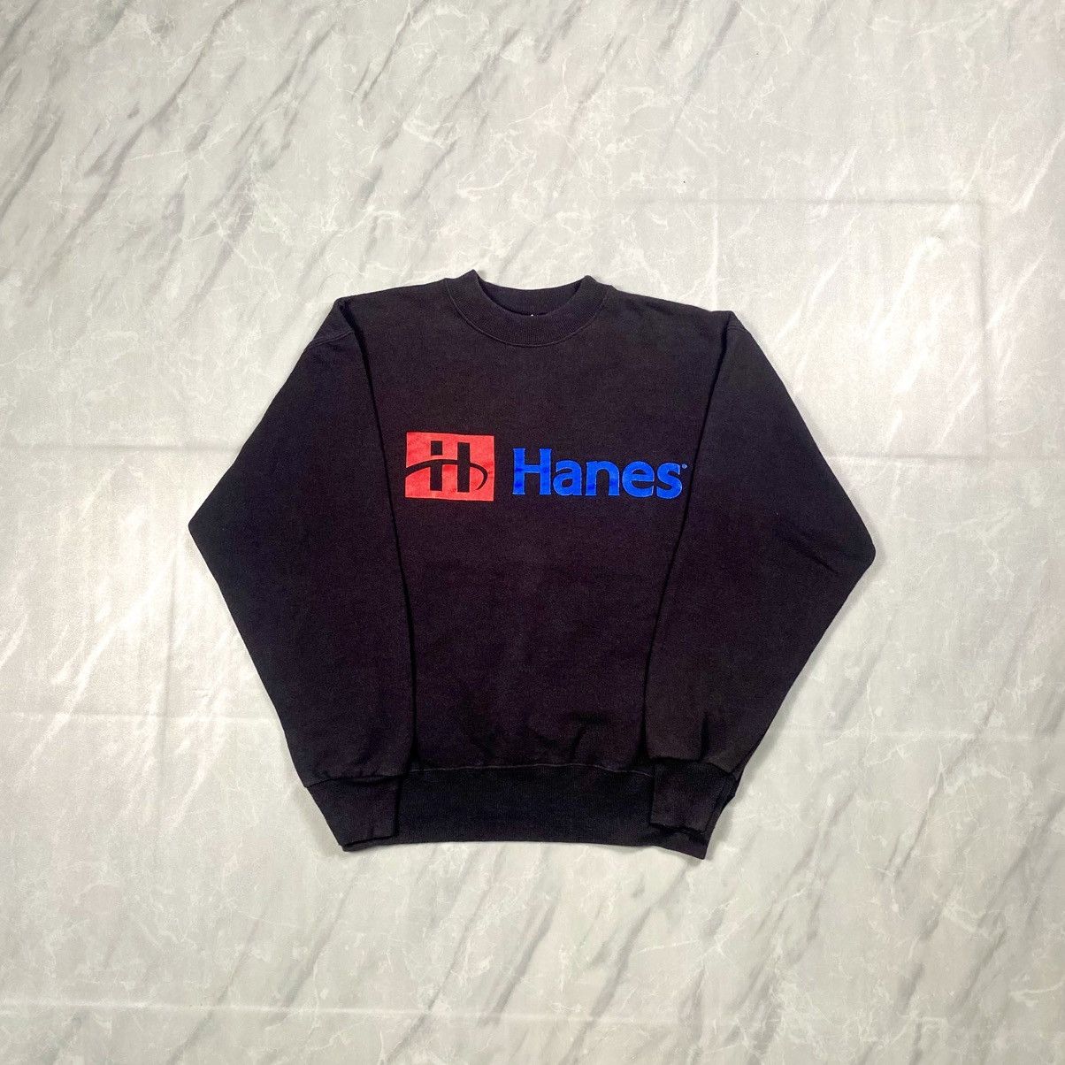 Hanes Vintage 90s Hanes Big Logo Crewneck Size US S / EU 44-46 / 1 - 1 Thumbnail