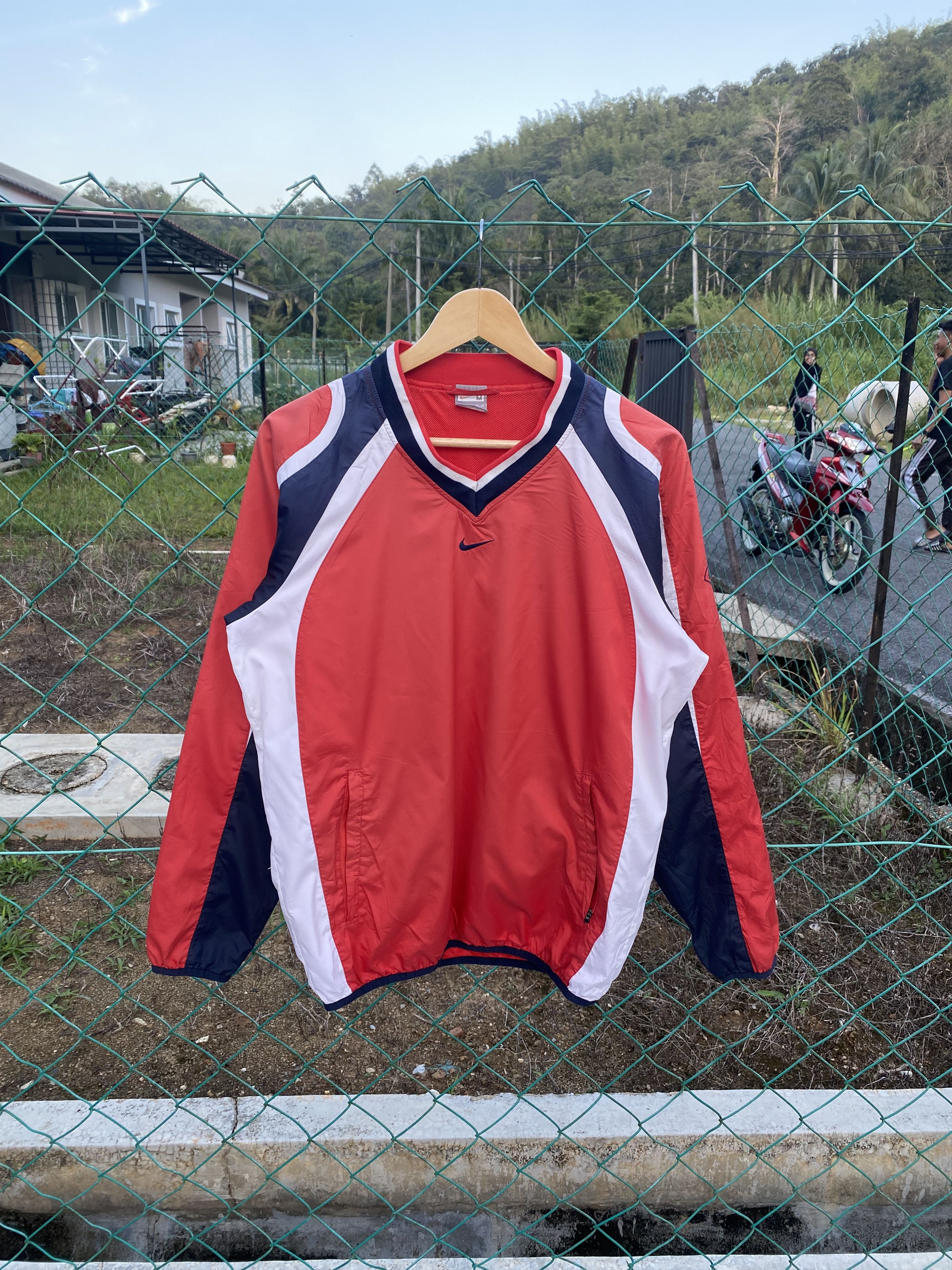Nike × Vintage Nike Center Woven Training Sweater Size US M / EU 48-50 / 2 - 1 Thumbnail