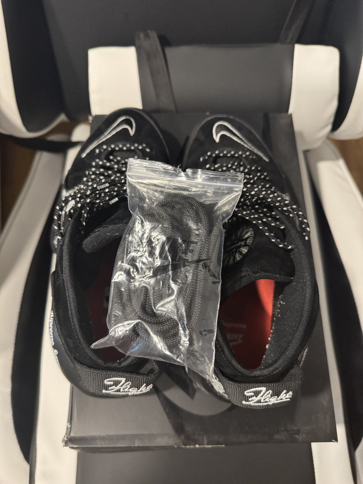 Nike × Supreme AIR ZOOM FLIGHT 95 SUPREME Size US 7 / EU 40 - 8 Thumbnail