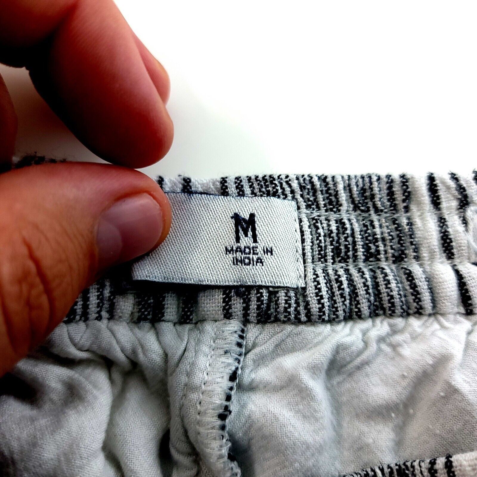 Hollister Hollister Medium Gray White Striped Draw String Hot Pants Sh Size 27" / US 4 / IT 40 - 4 Thumbnail