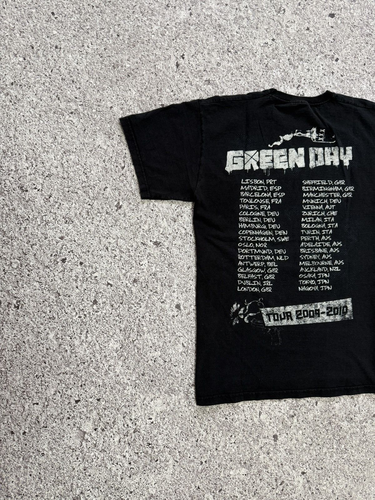 Band Tees × Vintage Green Day 21st Century Breakdown Tour 2009 - 2010 T-Shirt Size US M / EU 48-50 / 2 - 7 Thumbnail