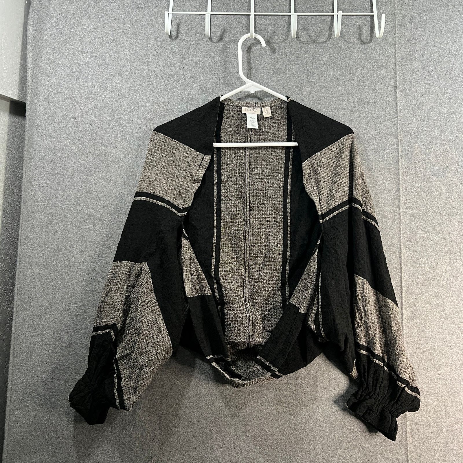 Other LOGO by Lori Goldstein Woven Textured Shrug Size XS / US 0-2 / IT 36-38 - 1 Thumbnail