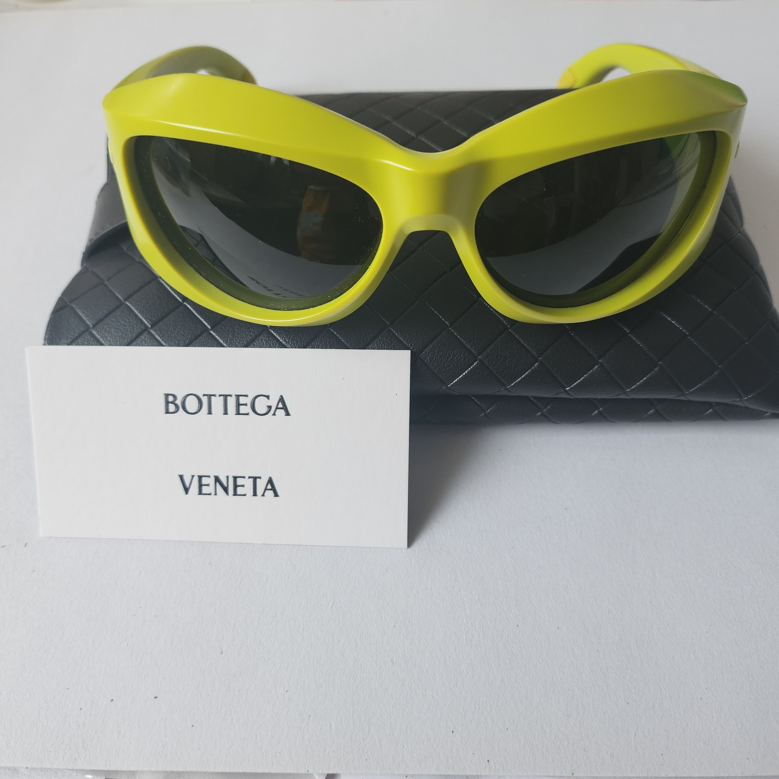 image of Bottega Veneta Cyclops Sunglasses in Kiwi, Women's