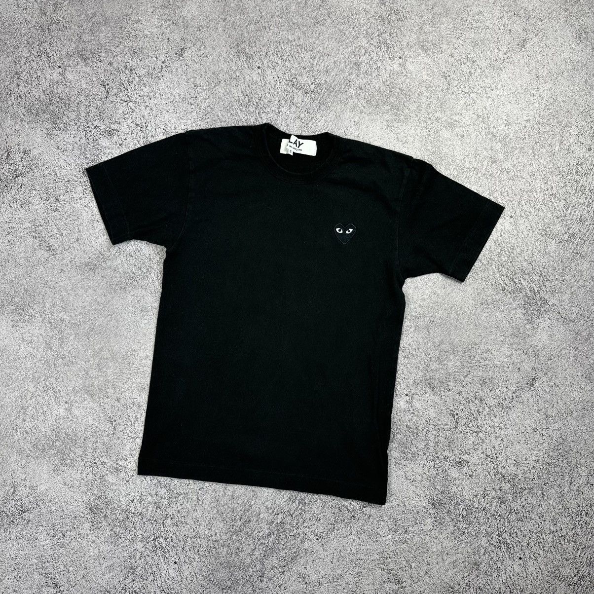 Comme des Garcons Comme Des Garcons Play T shirt Women’s Size S Black Size S / US 4 / IT 40 - 1 Thumbnail