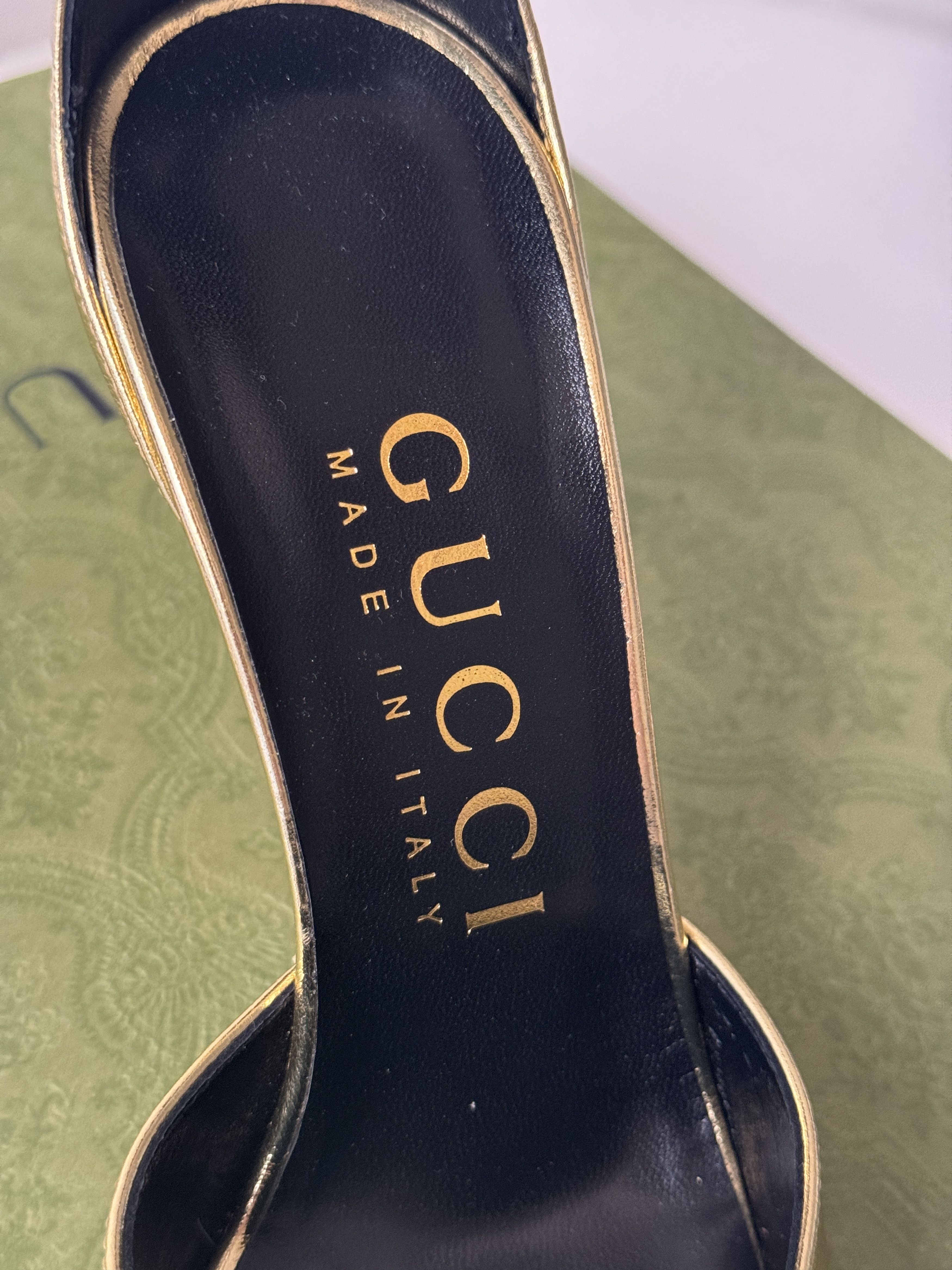 Gucci size 39.5 Gucci Priscilla Ankle Strap Patent Leather Gold Size US 9.5 / IT 39.5 - 5 Thumbnail