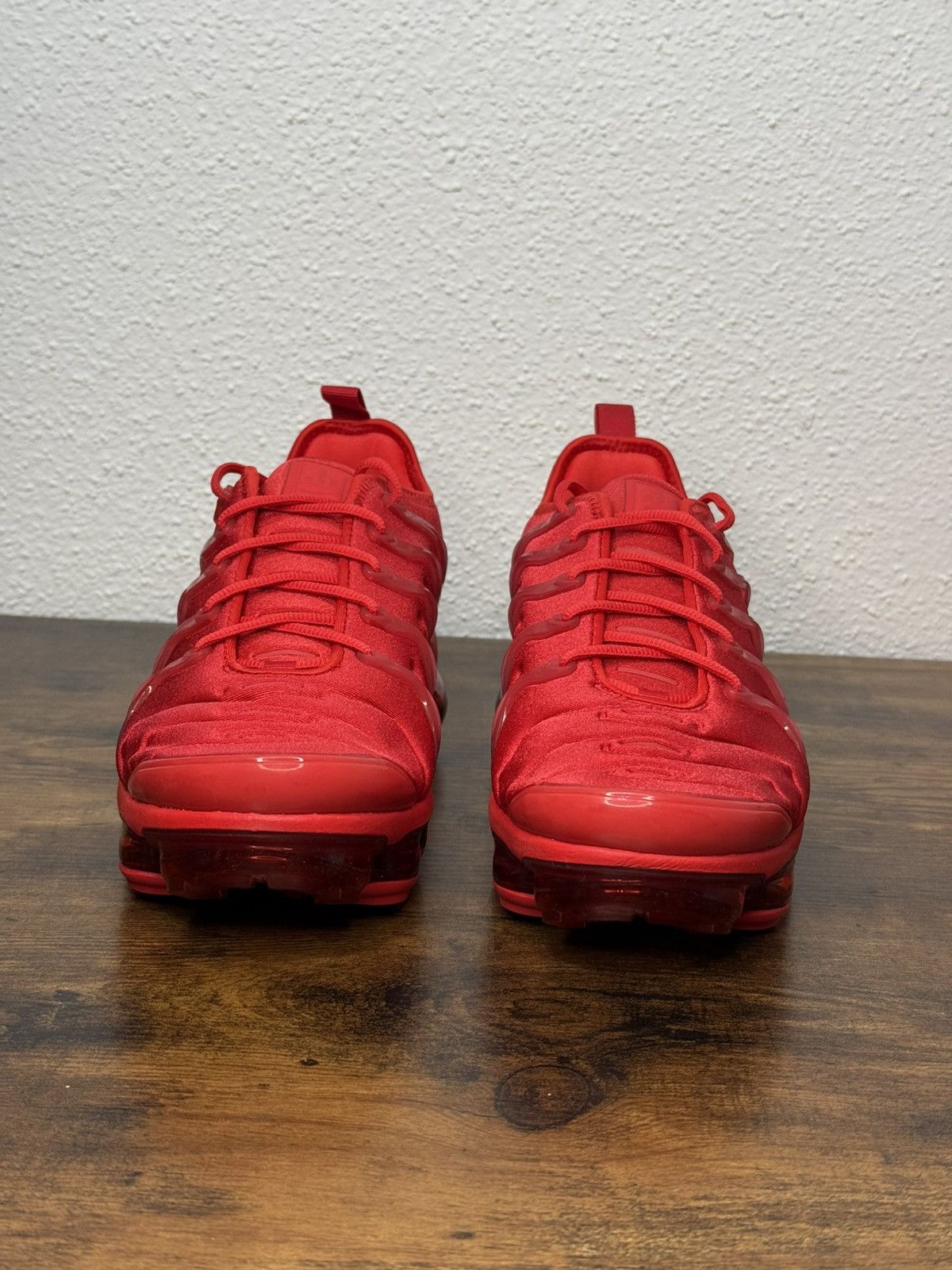 Nike Nike Air Vapormax Plus Triple Red size 9 Size US 9 / EU 42 - 3 Thumbnail