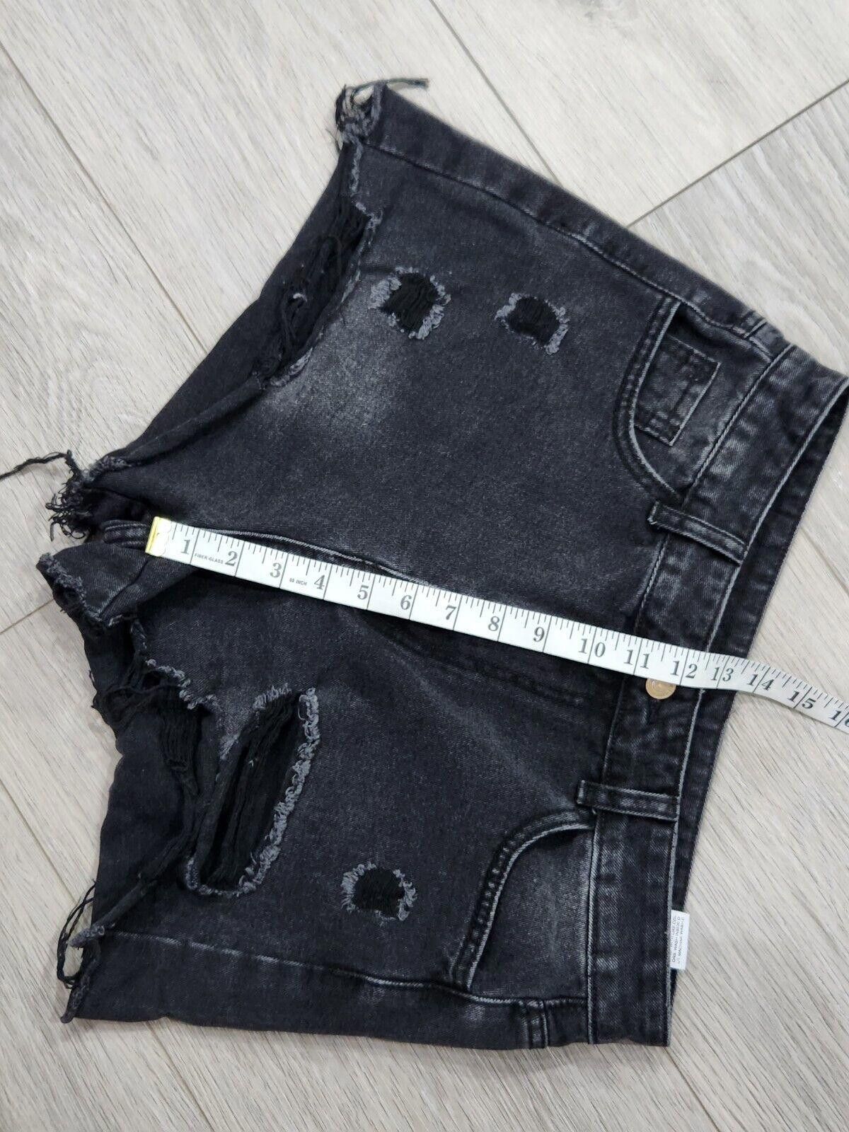 Shein Shein Shorts Large Black Jean Cut Off Distressed High Waist Size 36" / US 14 / IT 50 - 6 Thumbnail