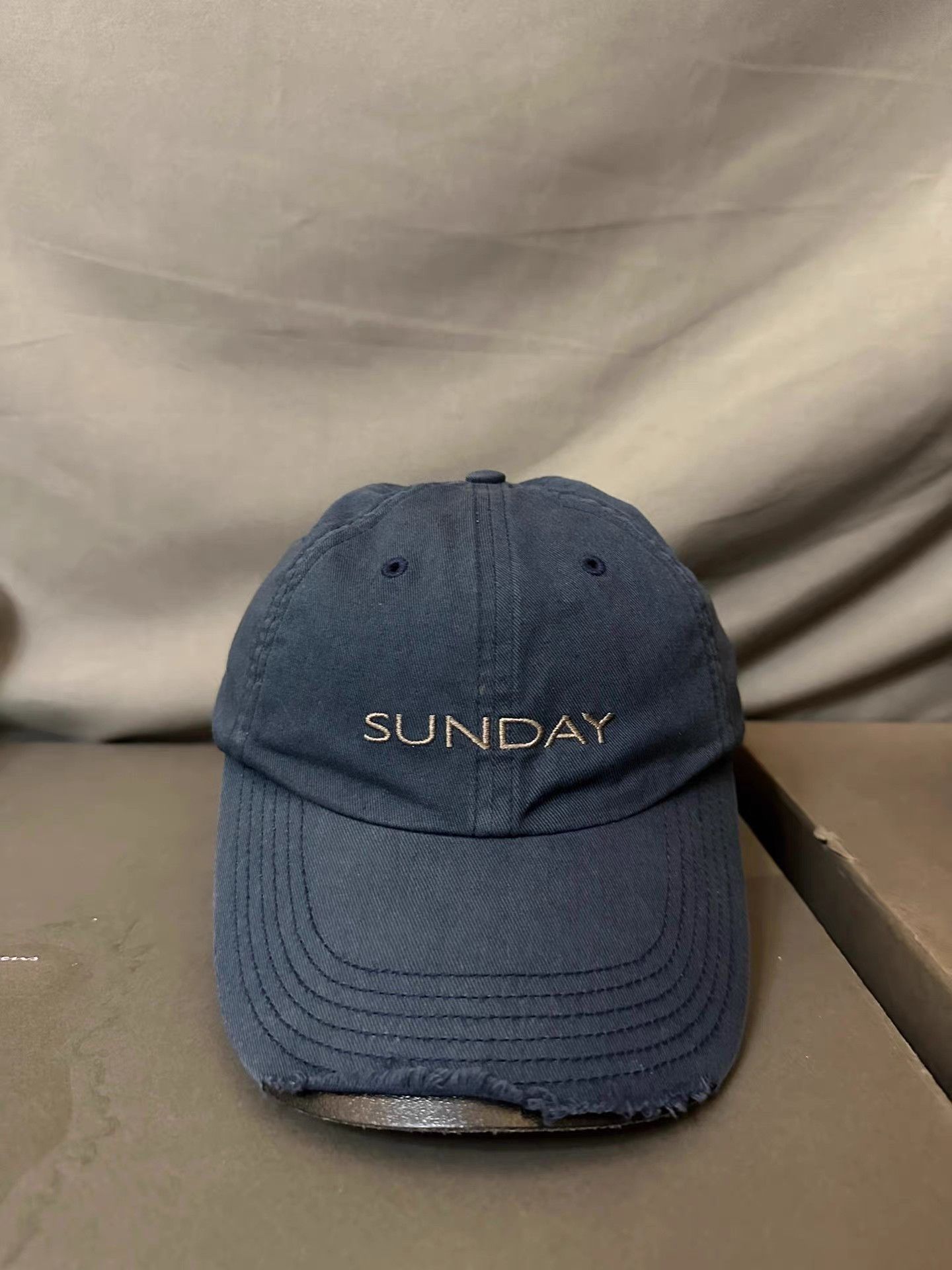 Vetements Vetements 18AW Sunday Distressed Cap Size ONE SIZE - 1 Thumbnail