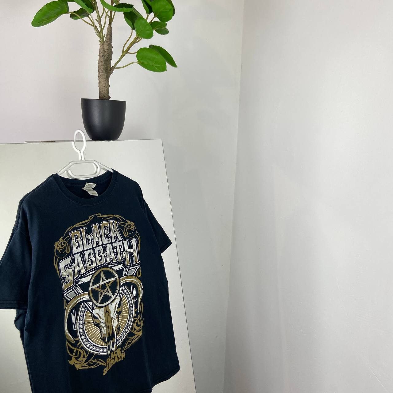 Band Tees Black Sabbath Vintage 666 Skulls Logo Rock Band T-Shirt Size US L / EU 52-54 / 3 - 1 Thumbnail