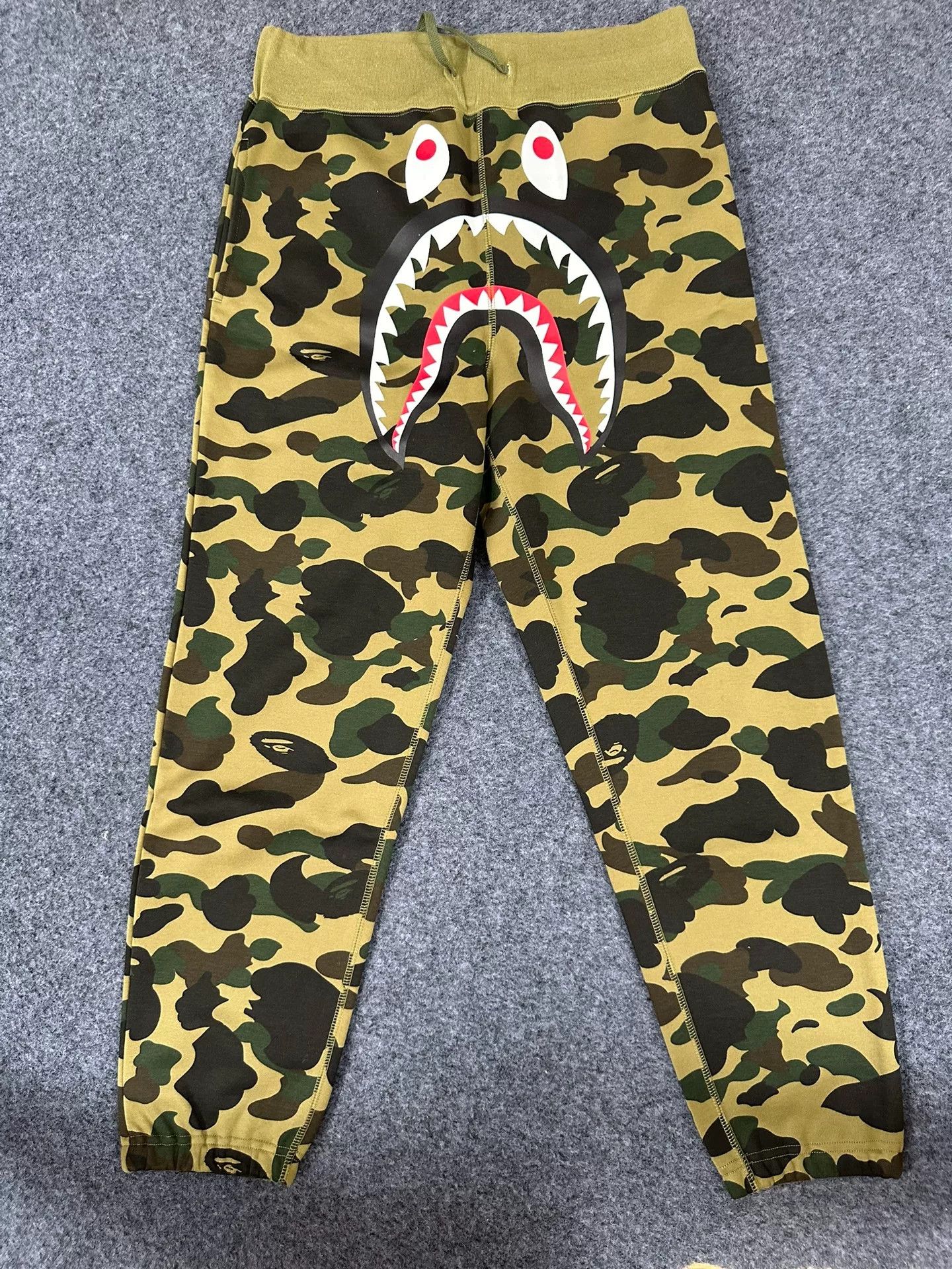Bape Bape Multi Shark Pants Casual Designer Size US 32 / EU 48 - 1 Thumbnail